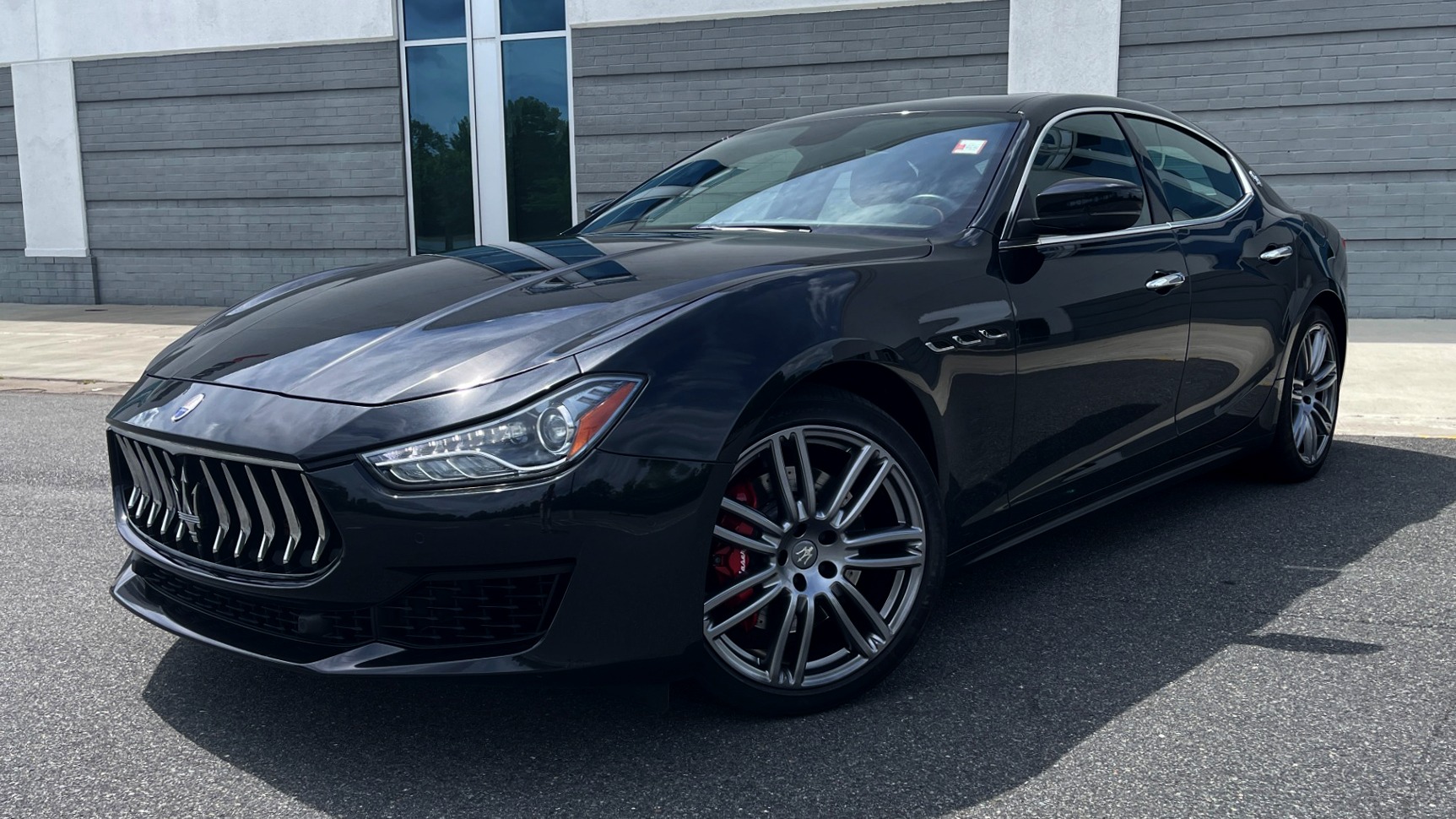 Used 2018 Maserati GHIBLI S Q4 SEDAN / AWD / 3.0L V6 / SUNROOF / NAV / REARVIEW for sale Sold at Formula Imports in Charlotte NC 28227 1