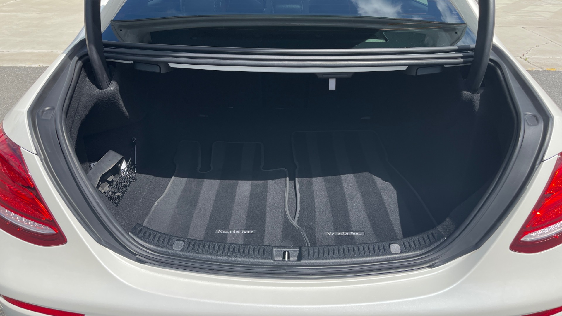 Used 2018 Mercedes-Benz E-CLASS E 300 PREMIUM / NIGHT PKG / PANO-ROOF / BURMESTER / REARVIEW for sale Sold at Formula Imports in Charlotte NC 28227 20