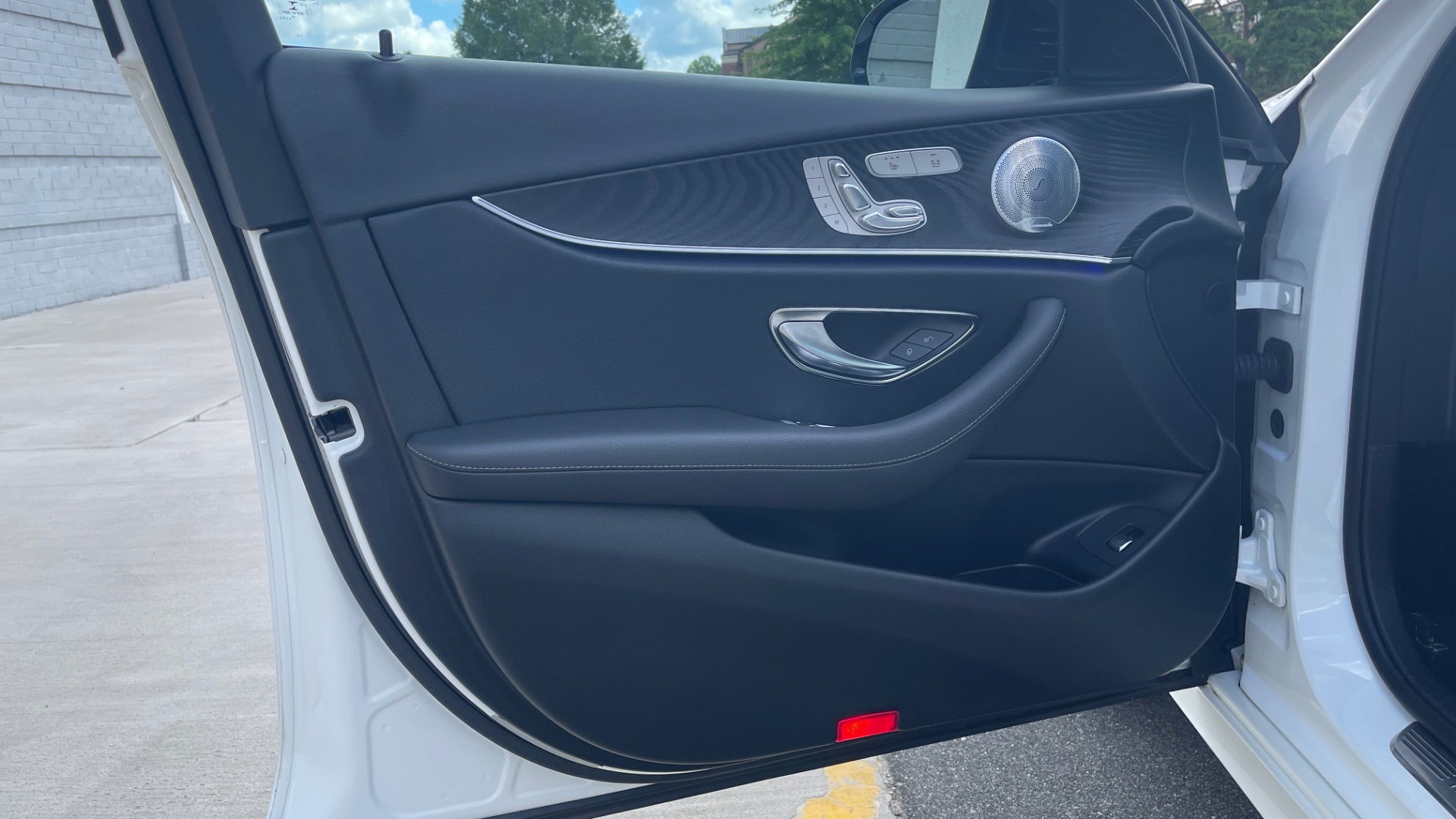 Used 2018 Mercedes-Benz E-CLASS E 300 PREMIUM / NIGHT PKG / PANO-ROOF / BURMESTER / REARVIEW for sale Sold at Formula Imports in Charlotte NC 28227 32