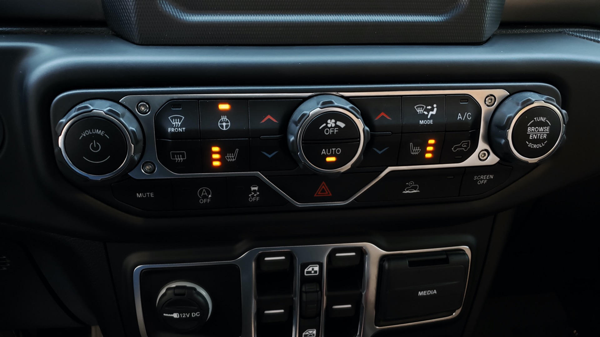 Used 2020 Jeep GLADIATOR SPORT S 4X4 / FREEDOM TOP / NAV / ALPINE / COLD WTHR for sale Sold at Formula Imports in Charlotte NC 28227 45