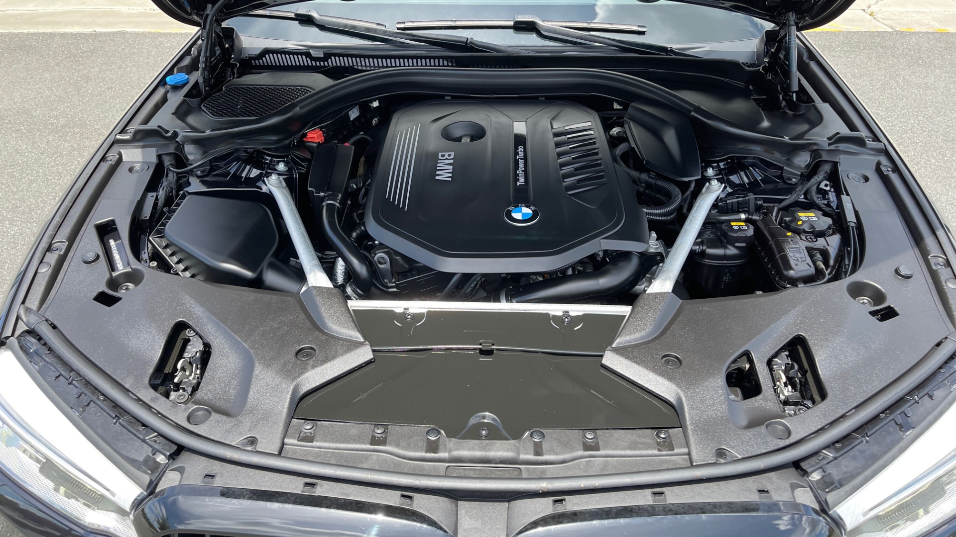 Used 2018 BMW 5 SERIES 540I M-SPORT / EXECUTIVE PKG / DRVR ASST PKG / BLIND SPOT / LANE DEPART for sale Sold at Formula Imports in Charlotte NC 28227 11