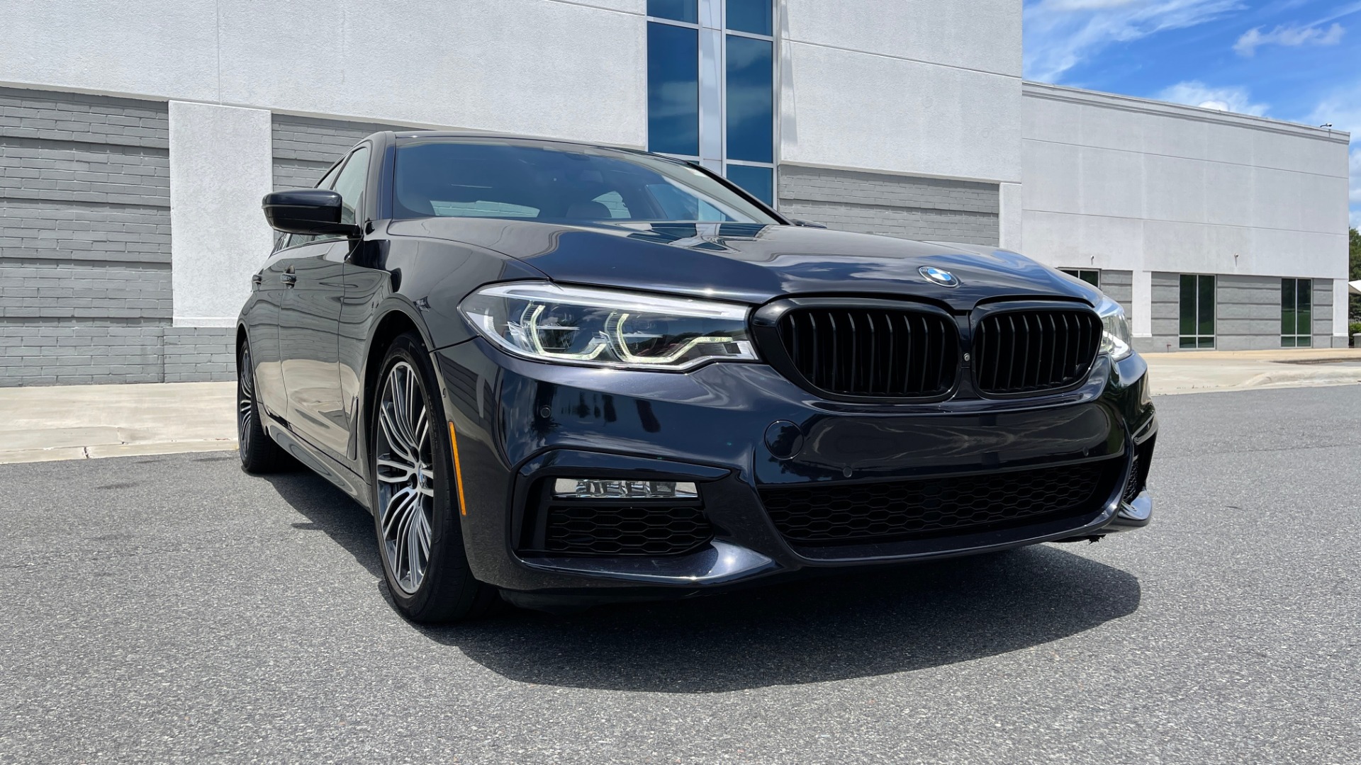 Used 2018 BMW 5 SERIES 540I M-SPORT / EXECUTIVE PKG / DRVR ASST PKG / BLIND SPOT / LANE DEPART for sale Sold at Formula Imports in Charlotte NC 28227 18