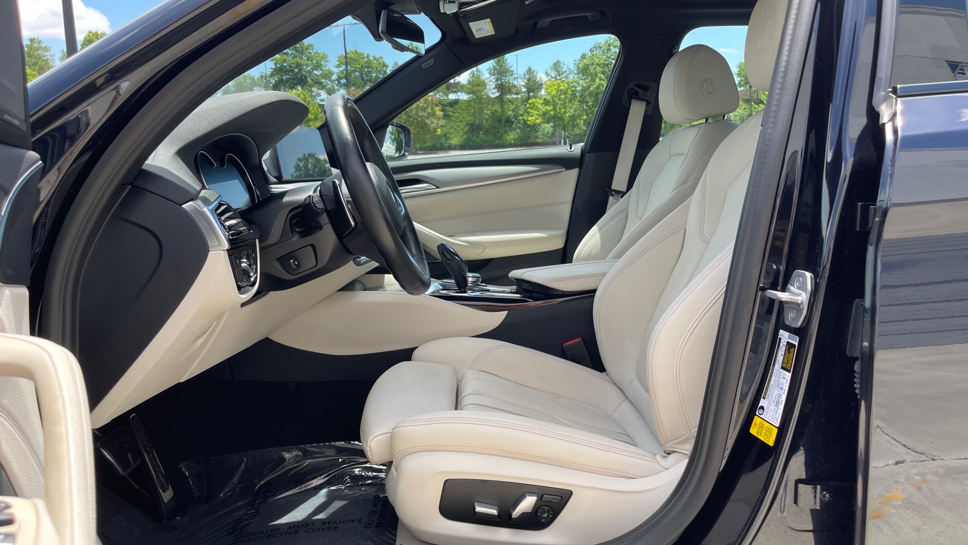 Used 2018 BMW 5 SERIES 540I M-SPORT / EXECUTIVE PKG / DRVR ASST PKG / BLIND SPOT / LANE DEPART for sale Sold at Formula Imports in Charlotte NC 28227 32