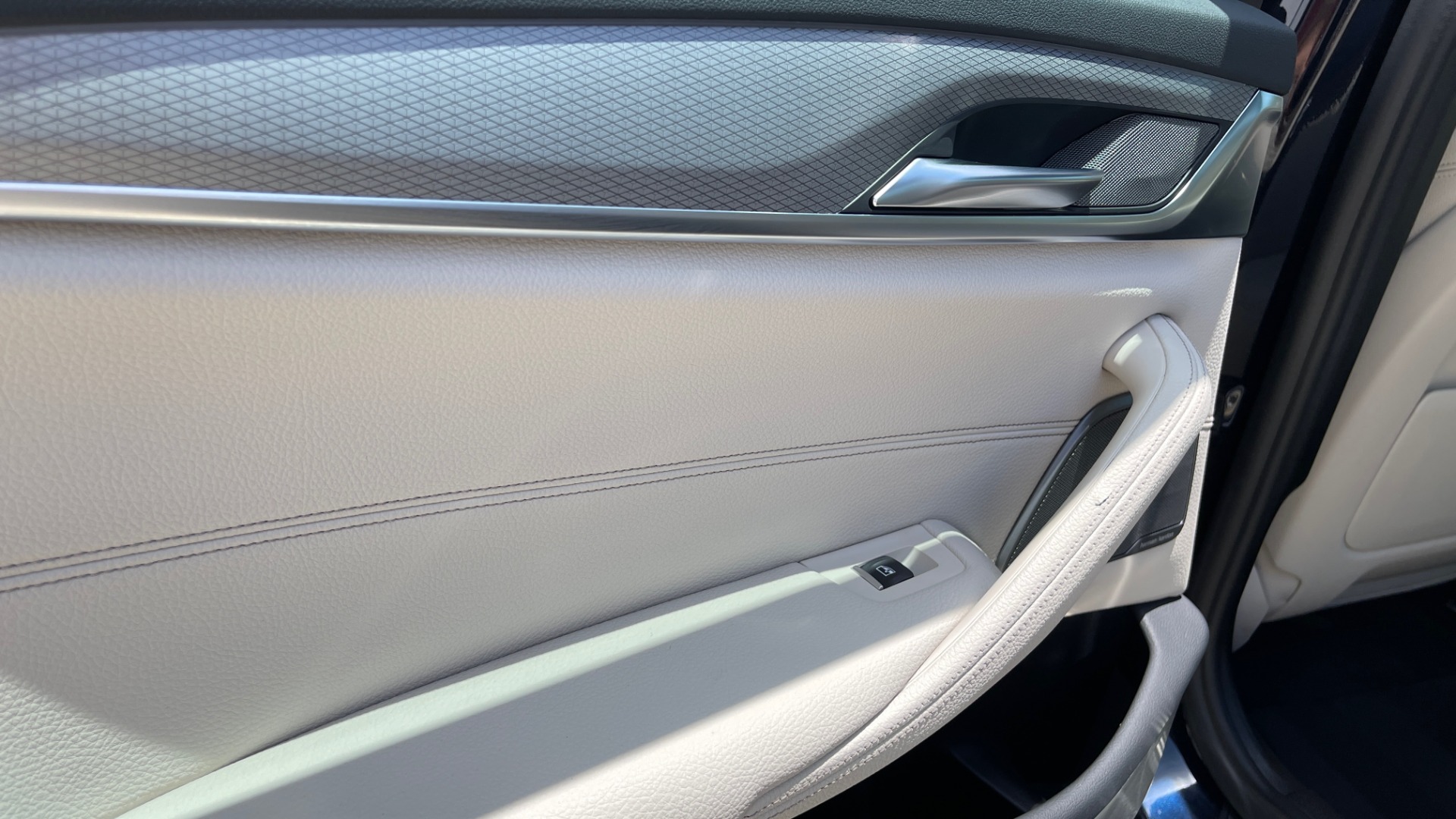 Used 2018 BMW 5 SERIES 540I M-SPORT / EXECUTIVE PKG / DRVR ASST PKG / BLIND SPOT / LANE DEPART for sale Sold at Formula Imports in Charlotte NC 28227 58