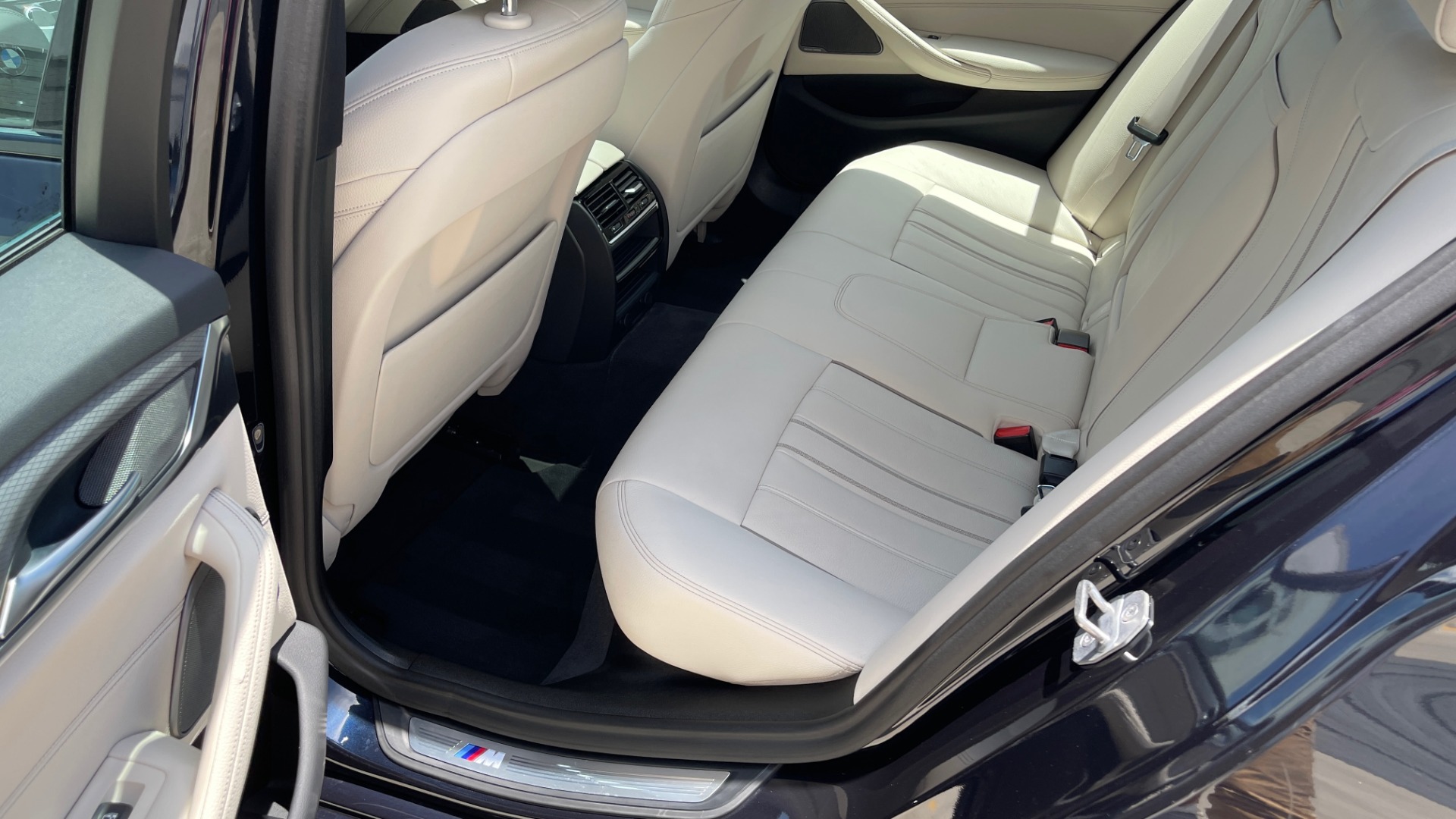 Used 2018 BMW 5 SERIES 540I M-SPORT / EXECUTIVE PKG / DRVR ASST PKG / BLIND SPOT / LANE DEPART for sale Sold at Formula Imports in Charlotte NC 28227 59