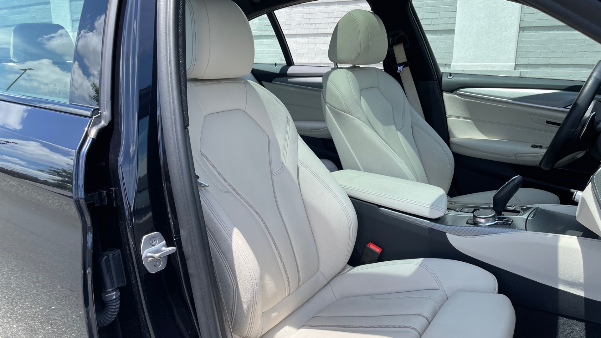 Used 2018 BMW 5 SERIES 540I M-SPORT / EXECUTIVE PKG / DRVR ASST PKG / BLIND SPOT / LANE DEPART for sale Sold at Formula Imports in Charlotte NC 28227 72