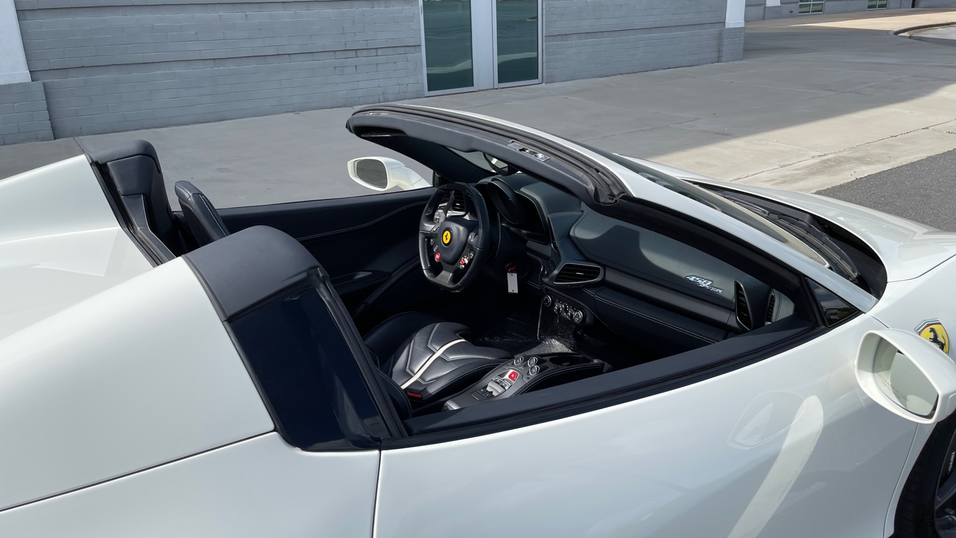 Used 2014 Ferrari 458 ITALIA SPIDER 570HP / F1 AUTO / CF SEATS / CARBON BRAKES / REARVIEW for sale Sold at Formula Imports in Charlotte NC 28227 12