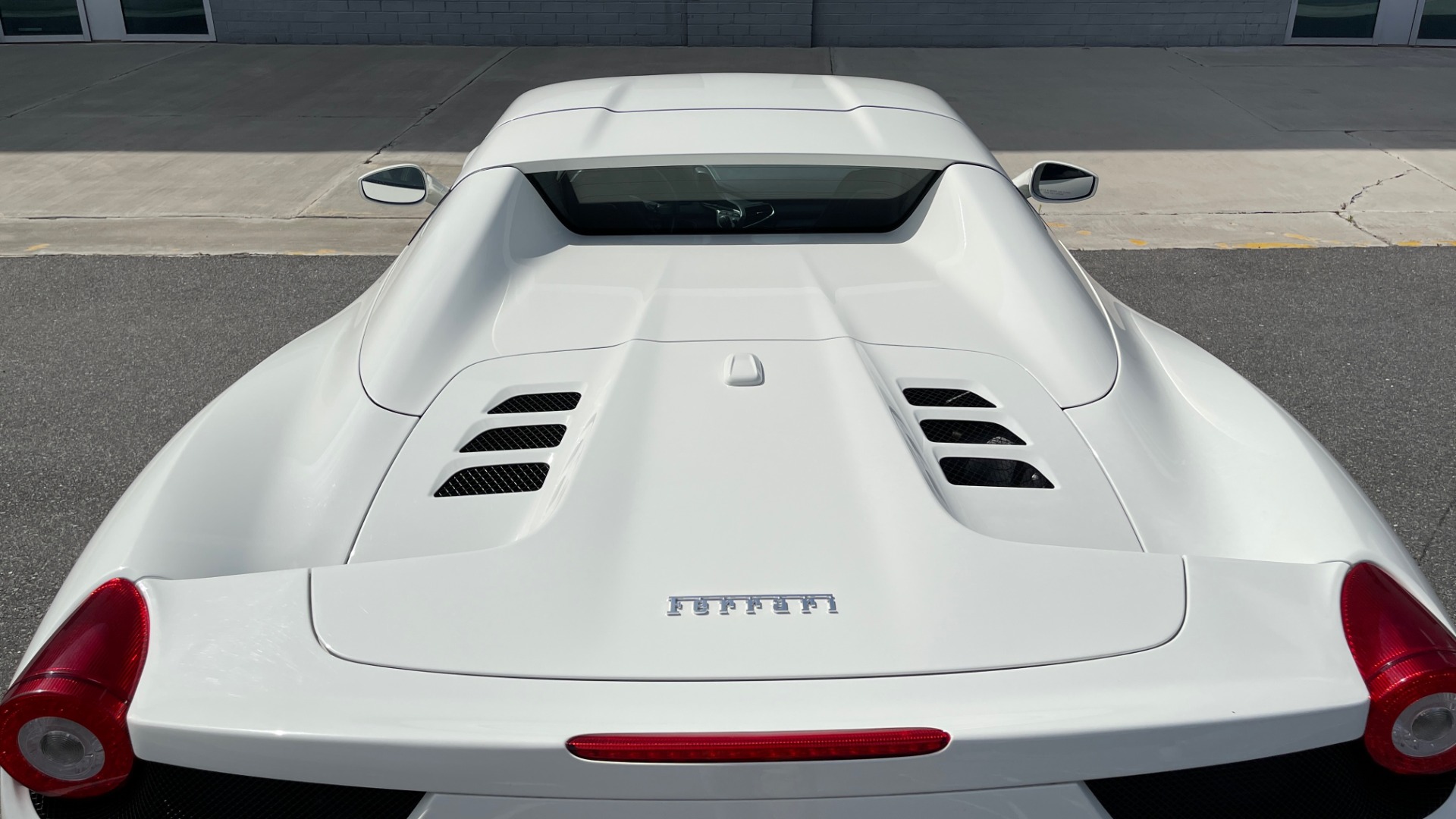 Used 2014 Ferrari 458 ITALIA SPIDER 570HP / F1 AUTO / CF SEATS / CARBON BRAKES / REARVIEW for sale Sold at Formula Imports in Charlotte NC 28227 33
