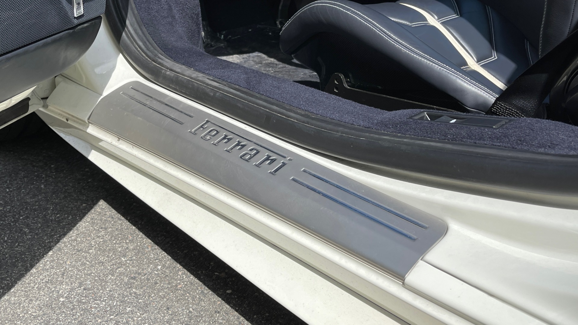 Used 2014 Ferrari 458 ITALIA SPIDER 570HP / F1 AUTO / CF SEATS / CARBON BRAKES / REARVIEW for sale Sold at Formula Imports in Charlotte NC 28227 42