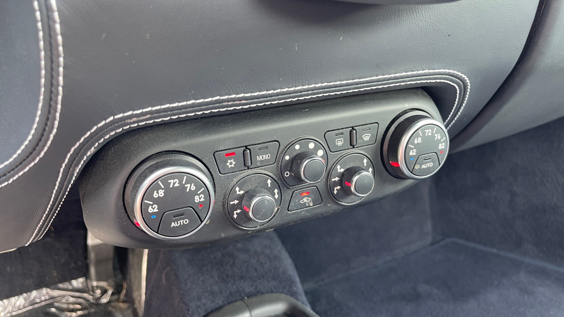Used 2014 Ferrari 458 ITALIA SPIDER 570HP / F1 AUTO / CF SEATS / CARBON BRAKES / REARVIEW for sale Sold at Formula Imports in Charlotte NC 28227 58