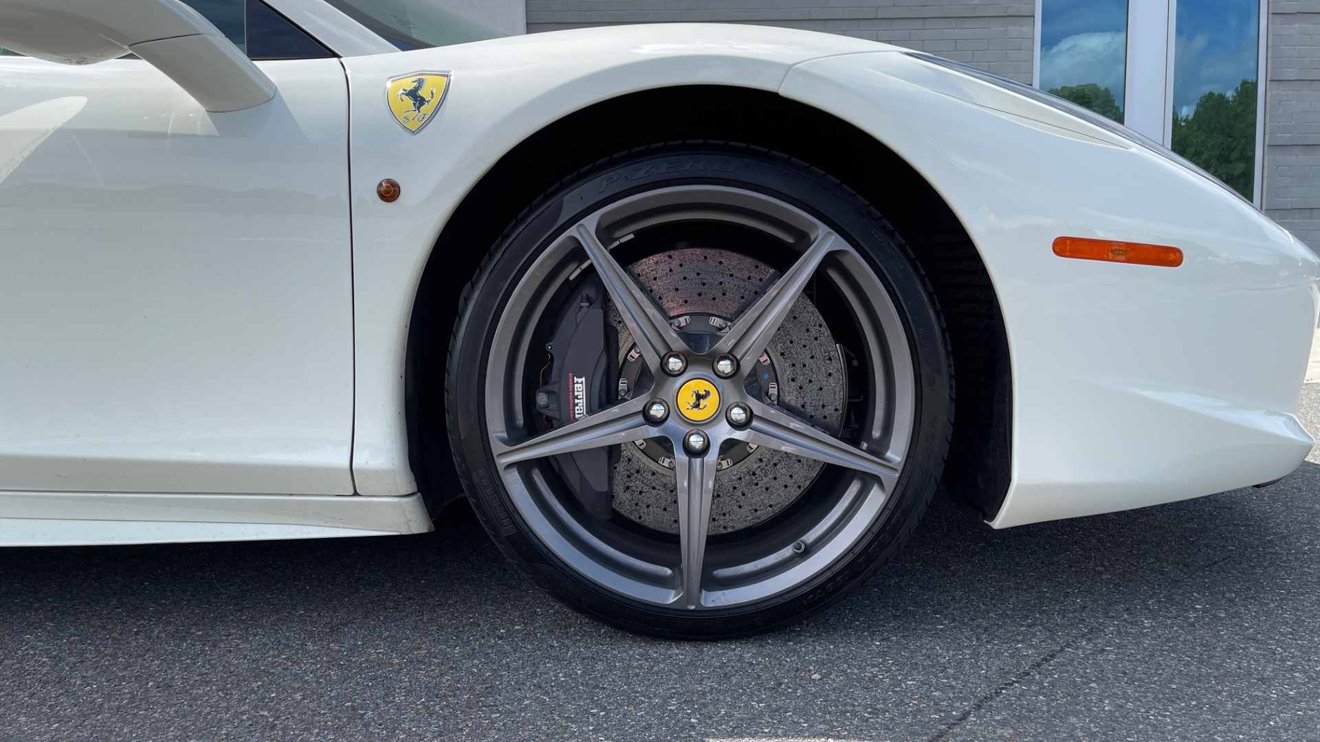 Used 2014 Ferrari 458 ITALIA SPIDER 570HP / F1 AUTO / CF SEATS / CARBON BRAKES / REARVIEW for sale Sold at Formula Imports in Charlotte NC 28227 77