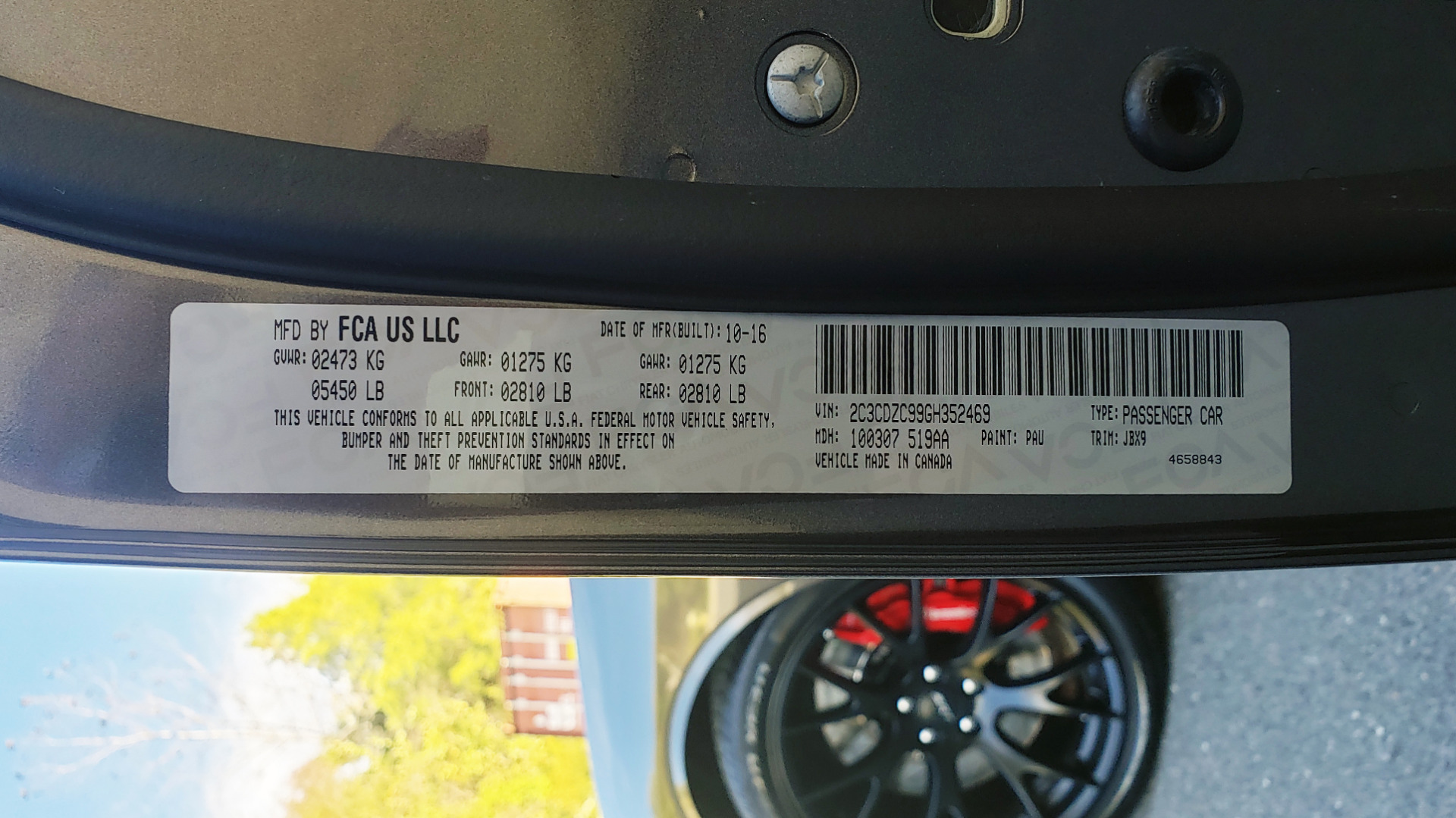 Used 2016 Dodge CHALLENGER SRT HELLCAT COUPE / 6-SPD MAN / NAV / SRT APPS / REARVIEW for sale Sold at Formula Imports in Charlotte NC 28227 83
