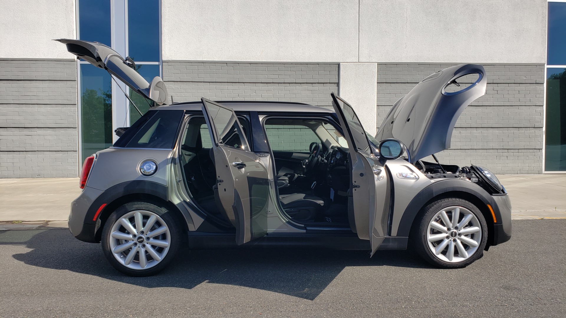 Used 2020 MINI HARDTOP 4 DOOR COOPER S / NAV / SUNROOF / AUTO / H/K SND / REARVIEW for sale Sold at Formula Imports in Charlotte NC 28227 15