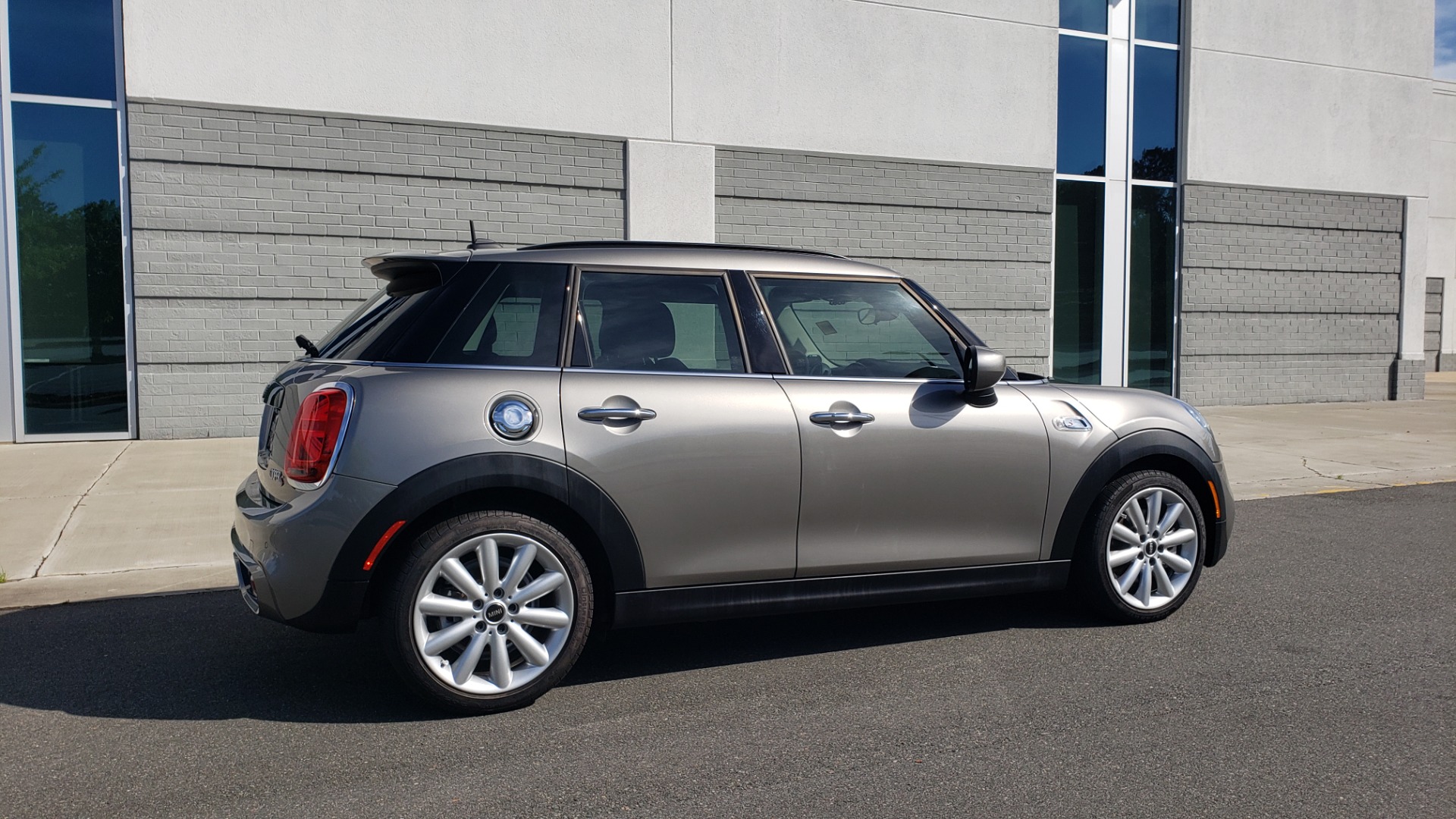 Used 2020 MINI HARDTOP 4 DOOR COOPER S / NAV / SUNROOF / AUTO / H/K SND / REARVIEW for sale Sold at Formula Imports in Charlotte NC 28227 7