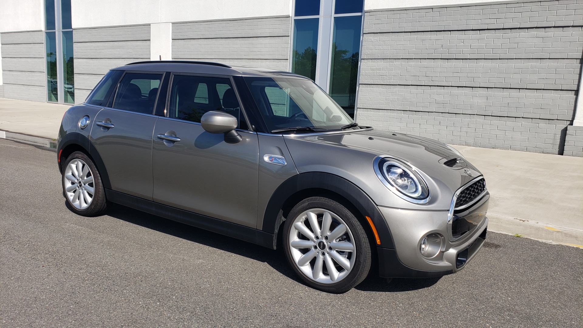 Used 2020 MINI HARDTOP 4 DOOR COOPER S / NAV / SUNROOF / AUTO / H/K SND / REARVIEW for sale Sold at Formula Imports in Charlotte NC 28227 9