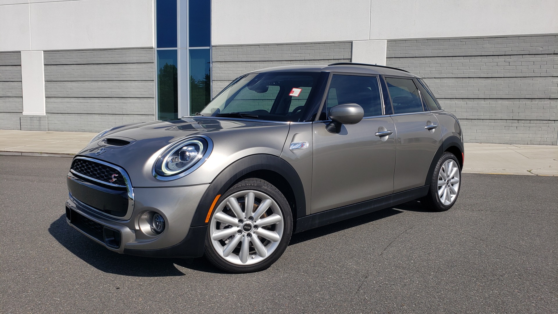 Used 2020 MINI HARDTOP 4 DOOR COOPER S / NAV / SUNROOF / AUTO / H/K SND / REARVIEW for sale Sold at Formula Imports in Charlotte NC 28227 1