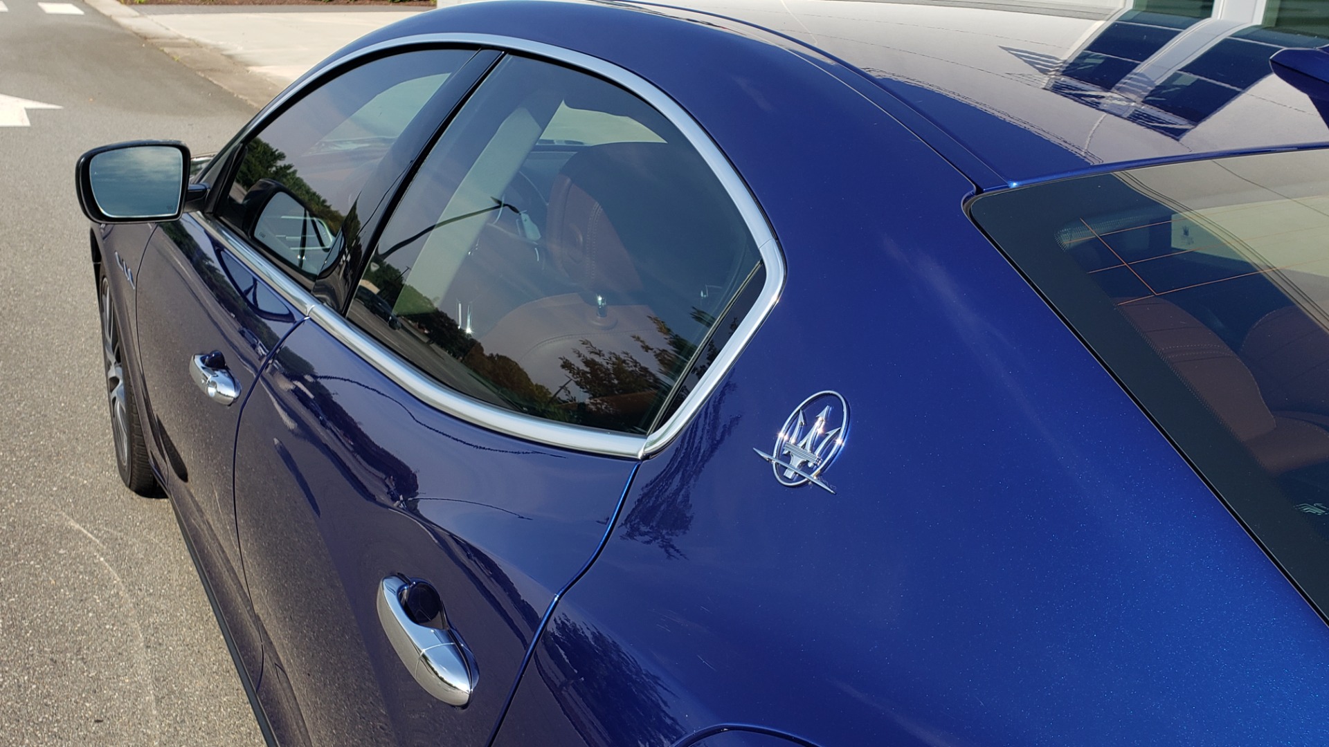 Used 2015 Maserati GHIBLI SEDAN / 3.0L V6 / 8-SPD AUTO / NAV / HTD STS / SUNROOF / REARVIEW for sale Sold at Formula Imports in Charlotte NC 28227 10