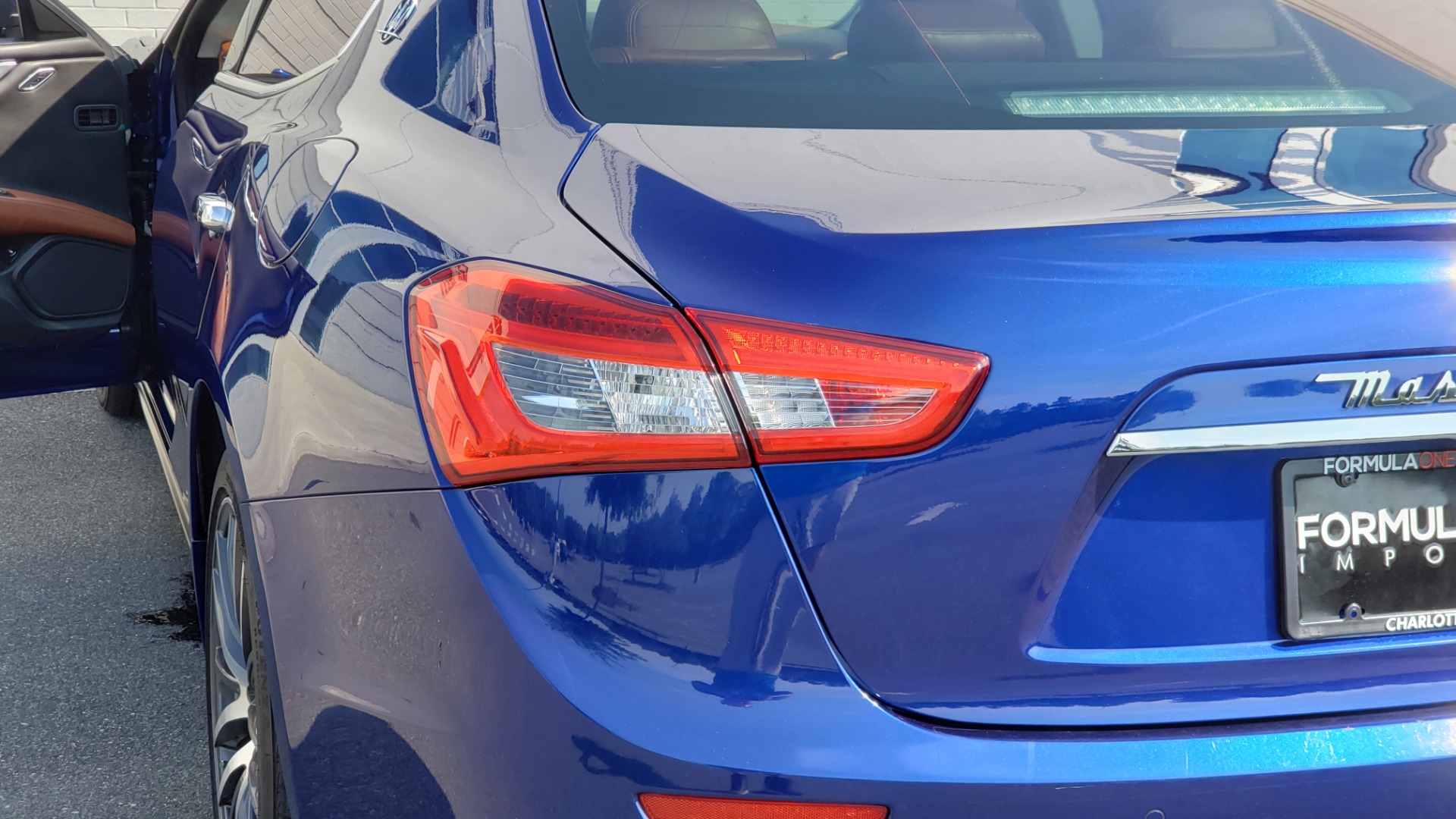 Used 2015 Maserati GHIBLI SEDAN / 3.0L V6 / 8-SPD AUTO / NAV / HTD STS / SUNROOF / REARVIEW for sale Sold at Formula Imports in Charlotte NC 28227 30