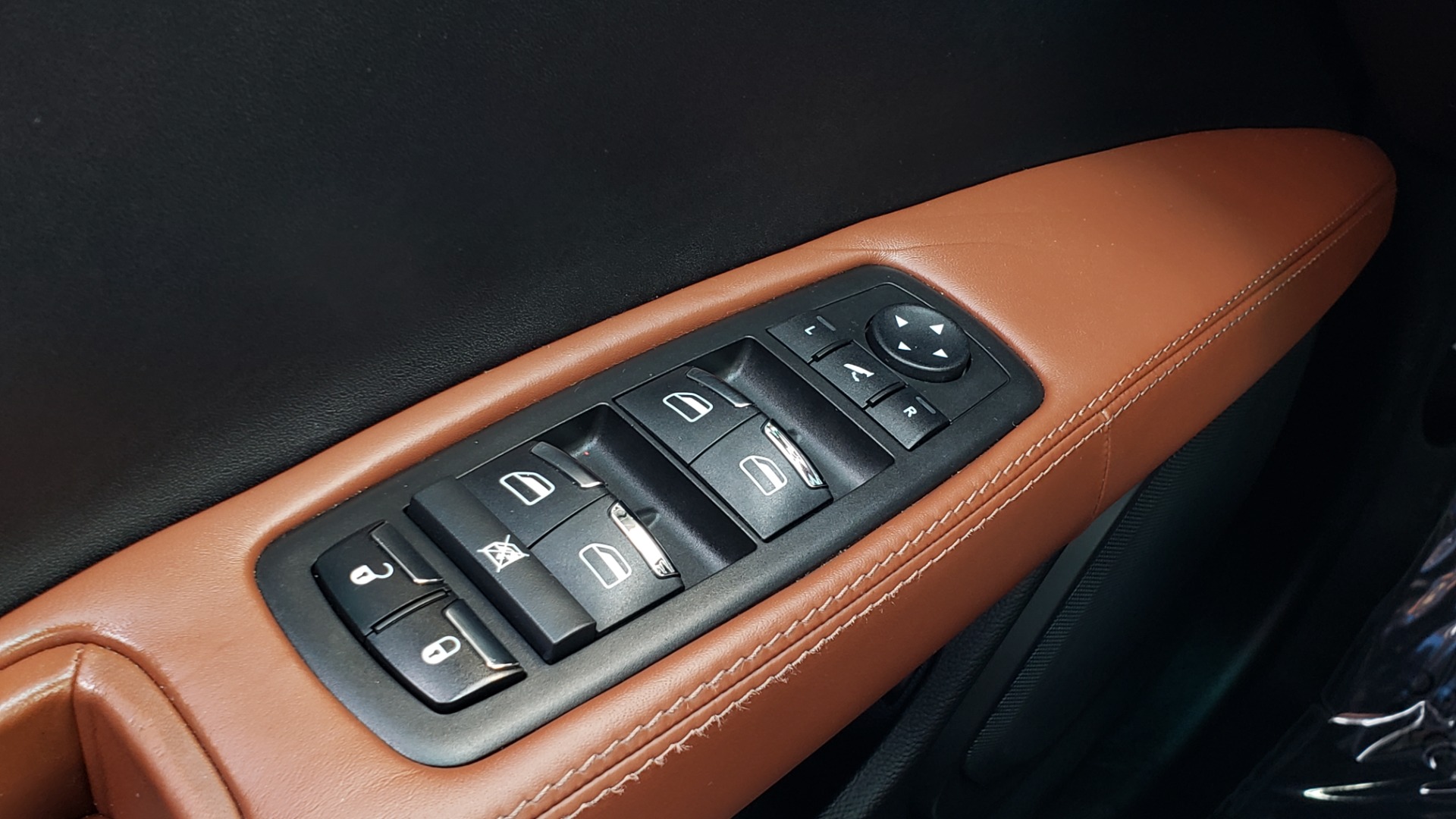 Used 2015 Maserati GHIBLI SEDAN / 3.0L V6 / 8-SPD AUTO / NAV / HTD STS / SUNROOF / REARVIEW for sale Sold at Formula Imports in Charlotte NC 28227 43