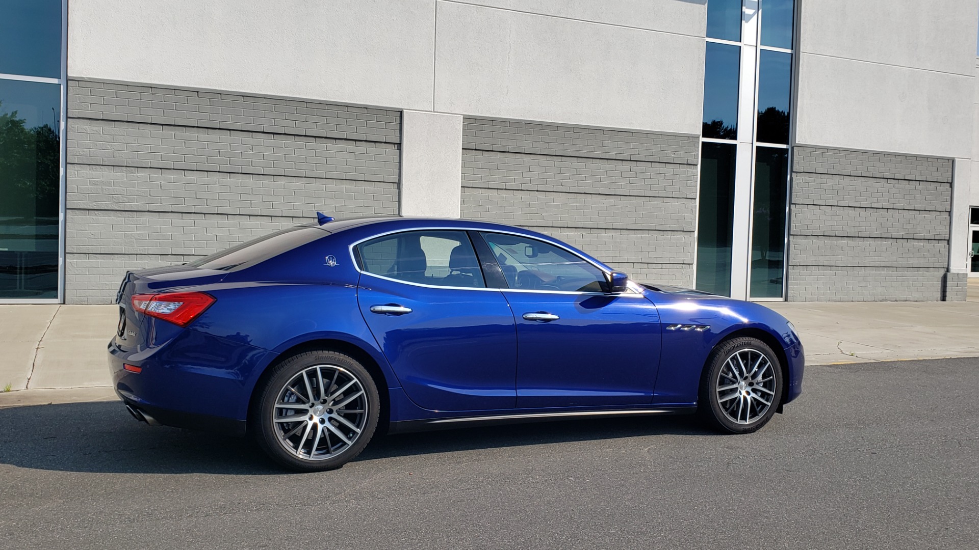 Used 2015 Maserati GHIBLI SEDAN / 3.0L V6 / 8-SPD AUTO / NAV / HTD STS / SUNROOF / REARVIEW for sale Sold at Formula Imports in Charlotte NC 28227 8