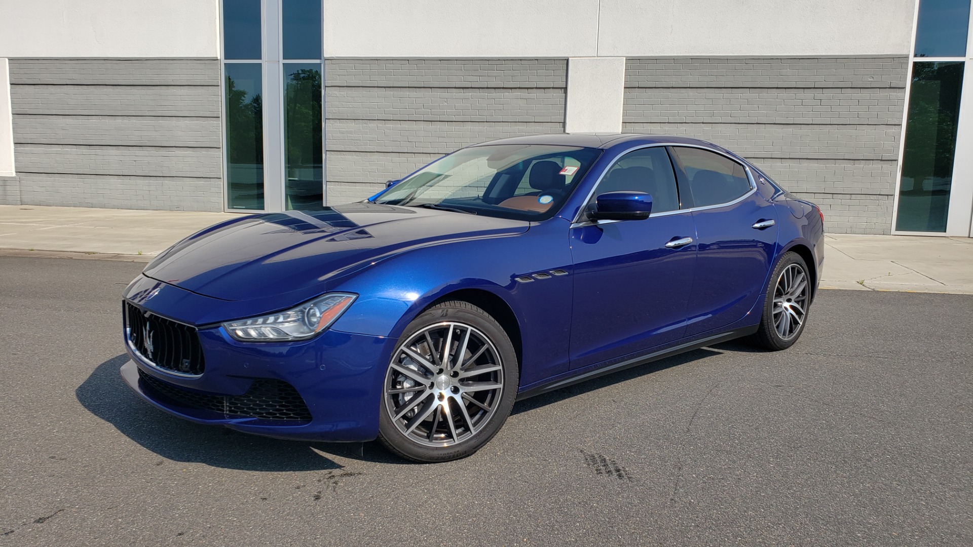 Used 2015 Maserati GHIBLI SEDAN / 3.0L V6 / 8-SPD AUTO / NAV / HTD STS / SUNROOF / REARVIEW for sale Sold at Formula Imports in Charlotte NC 28227 1