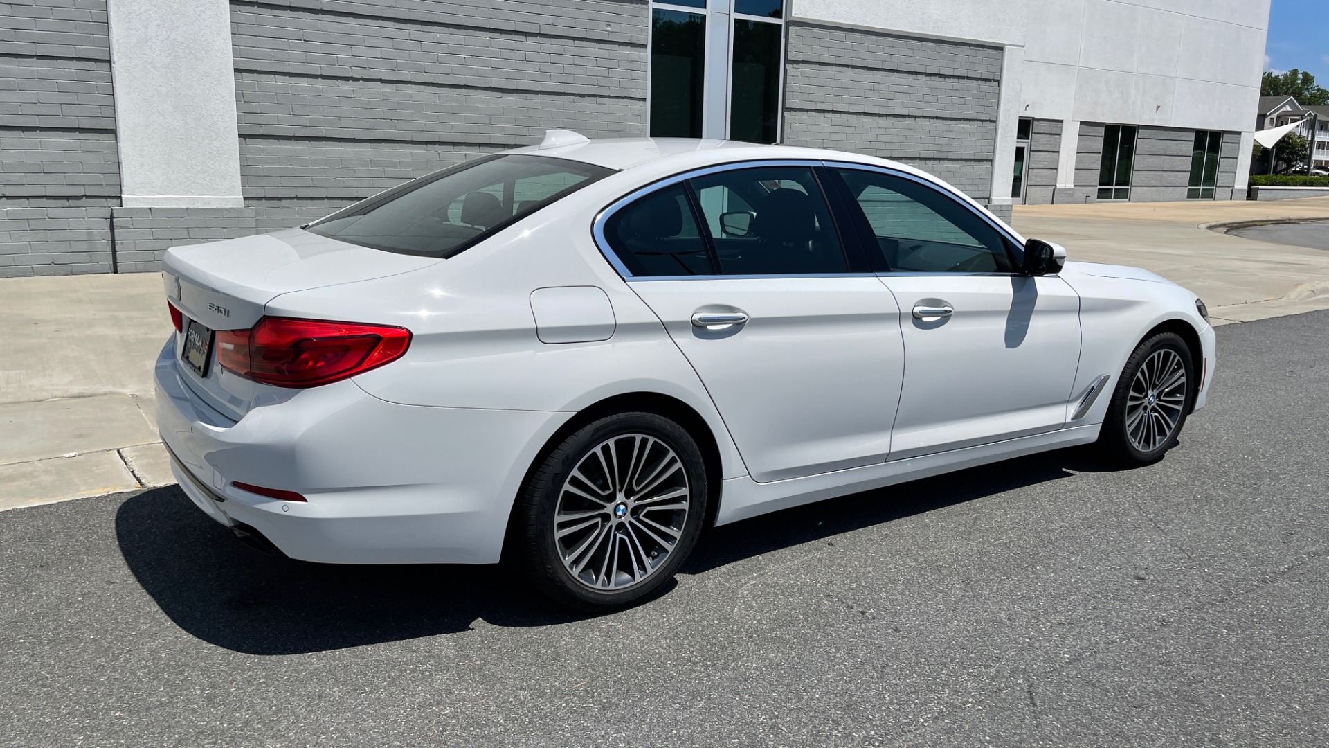 Used 2018 BMW 5 SERIES 540IXDRIVE PREMIUM / PARK ASSIST / KEYLESS ENTRY / SUNROOF / REARVIEW for sale Sold at Formula Imports in Charlotte NC 28227 2