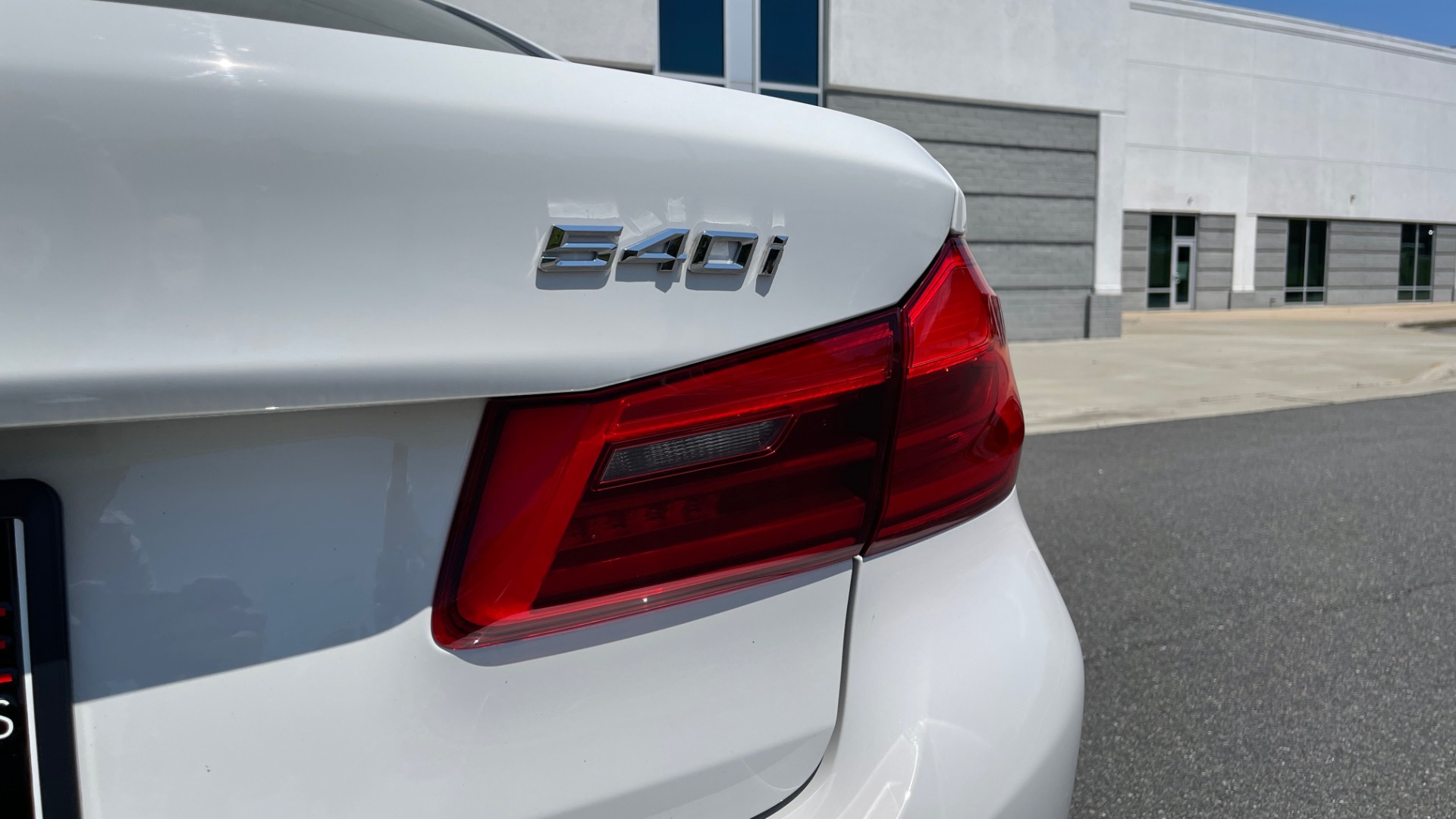 Used 2018 BMW 5 SERIES 540IXDRIVE PREMIUM / PARK ASSIST / KEYLESS ENTRY / SUNROOF / REARVIEW for sale Sold at Formula Imports in Charlotte NC 28227 23