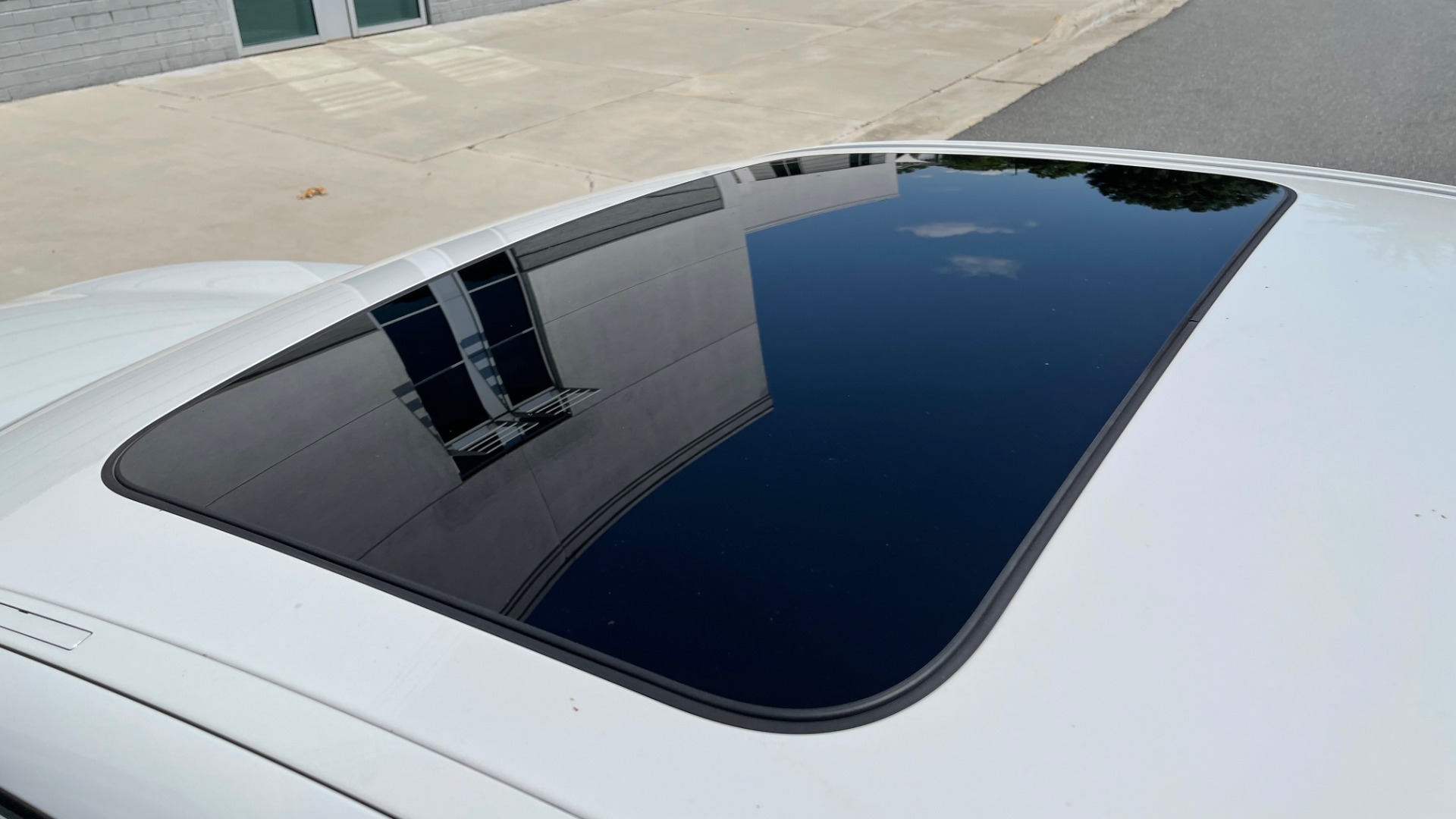 Used 2018 BMW 5 SERIES 540IXDRIVE PREMIUM / PARK ASSIST / KEYLESS ENTRY / SUNROOF / REARVIEW for sale Sold at Formula Imports in Charlotte NC 28227 26