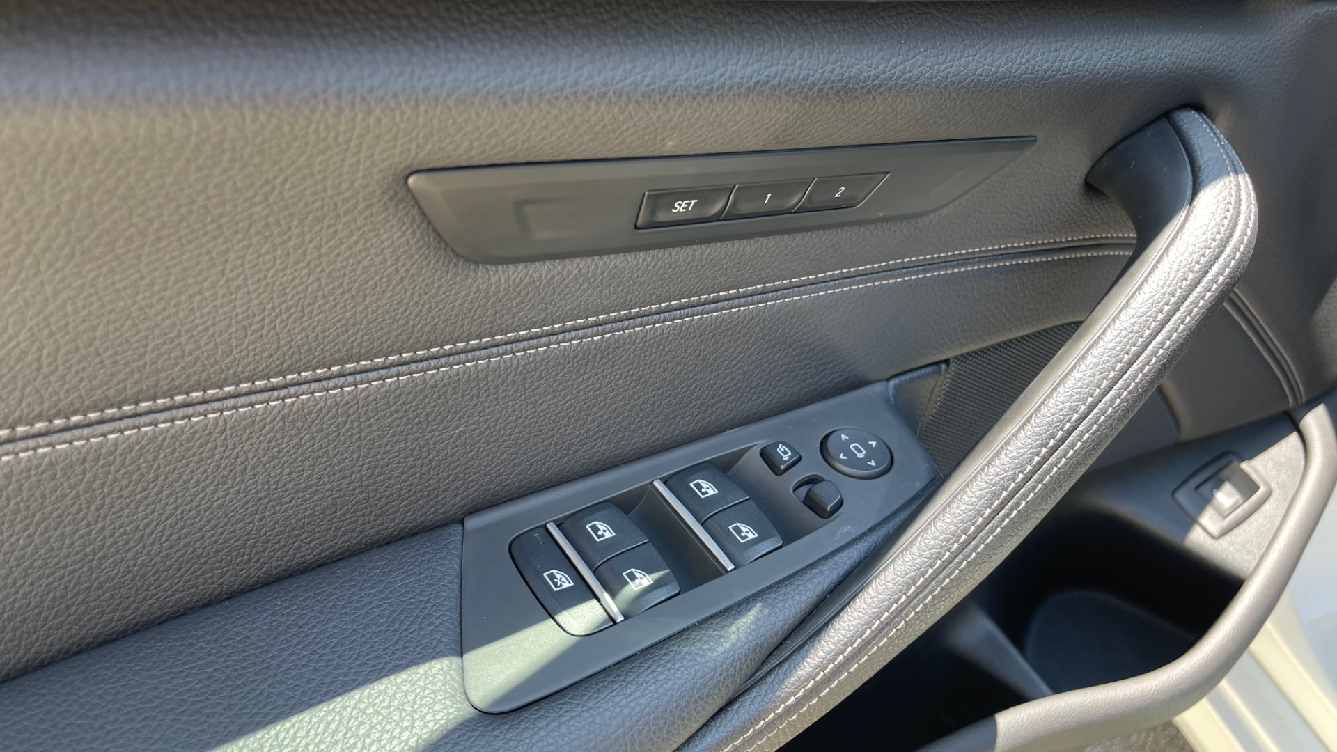 Used 2018 BMW 5 SERIES 540IXDRIVE PREMIUM / PARK ASSIST / KEYLESS ENTRY / SUNROOF / REARVIEW for sale Sold at Formula Imports in Charlotte NC 28227 28