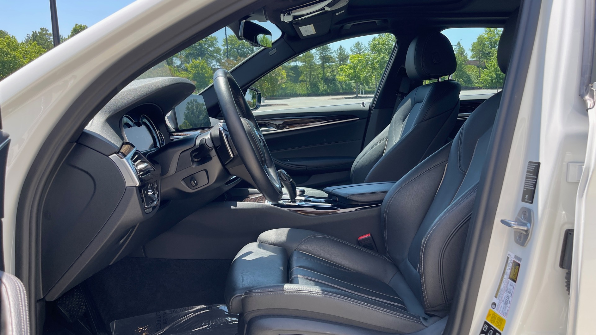 Used 2018 BMW 5 SERIES 540IXDRIVE PREMIUM / PARK ASSIST / KEYLESS ENTRY / SUNROOF / REARVIEW for sale Sold at Formula Imports in Charlotte NC 28227 29