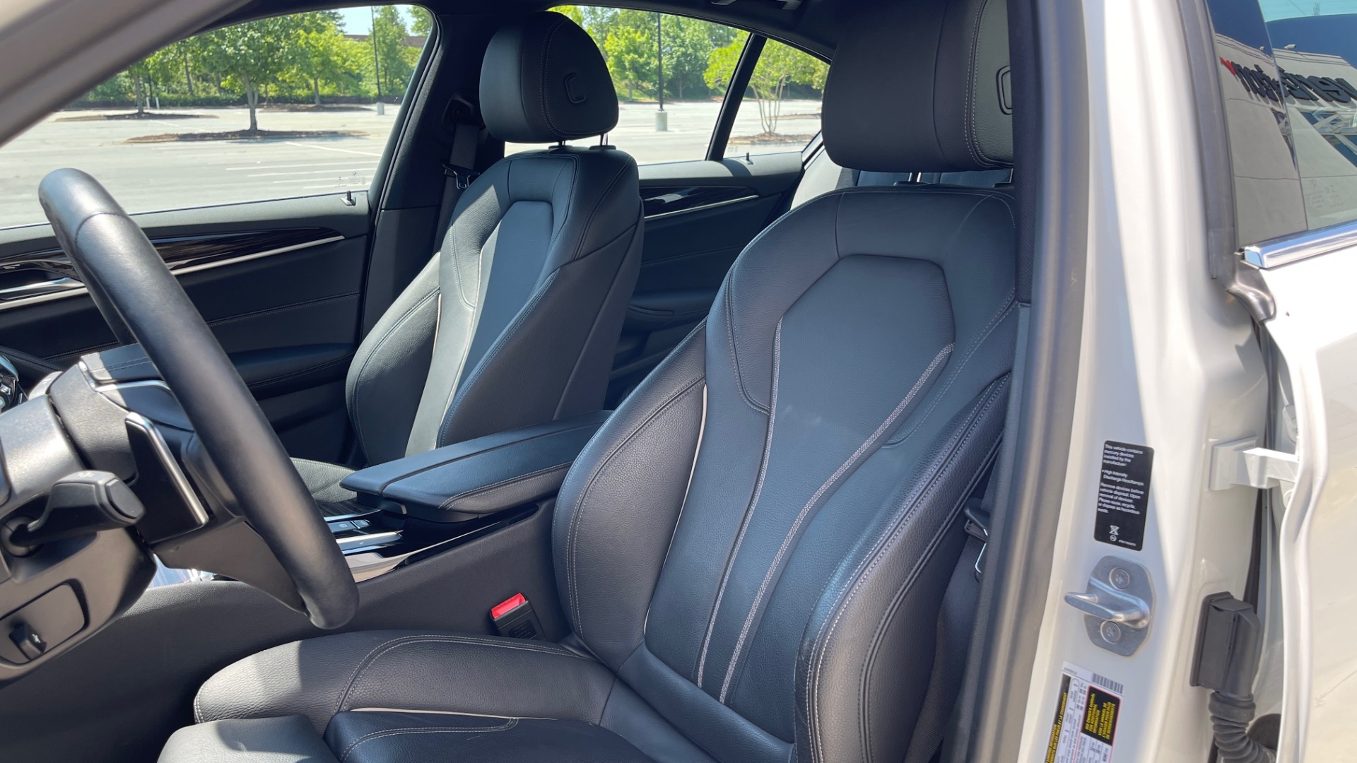 Used 2018 BMW 5 SERIES 540IXDRIVE PREMIUM / PARK ASSIST / KEYLESS ENTRY / SUNROOF / REARVIEW for sale Sold at Formula Imports in Charlotte NC 28227 30