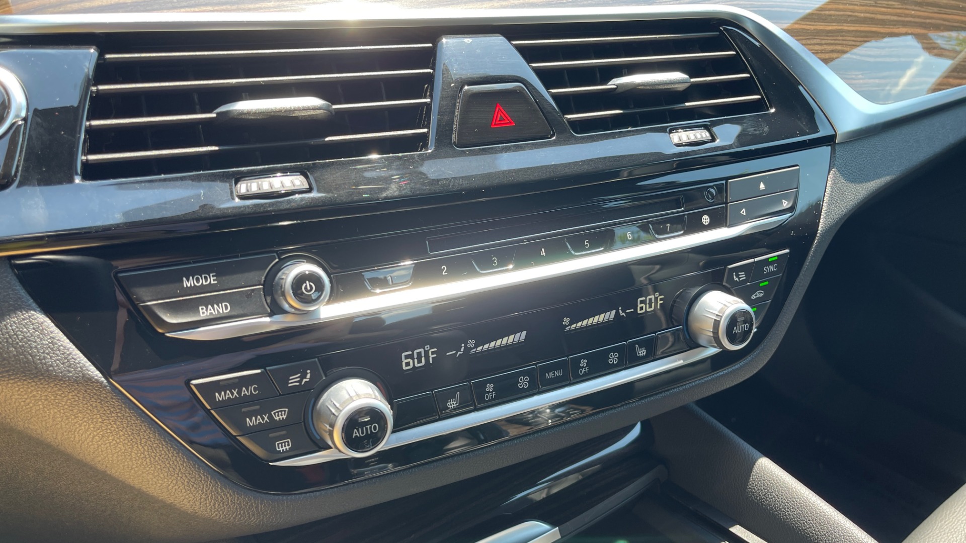 Used 2018 BMW 5 SERIES 540IXDRIVE PREMIUM / PARK ASSIST / KEYLESS ENTRY / SUNROOF / REARVIEW for sale Sold at Formula Imports in Charlotte NC 28227 49