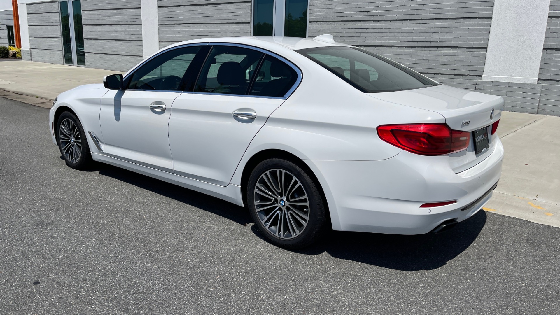 Used 2018 BMW 5 SERIES 540IXDRIVE PREMIUM / PARK ASSIST / KEYLESS ENTRY / SUNROOF / REARVIEW for sale Sold at Formula Imports in Charlotte NC 28227 5
