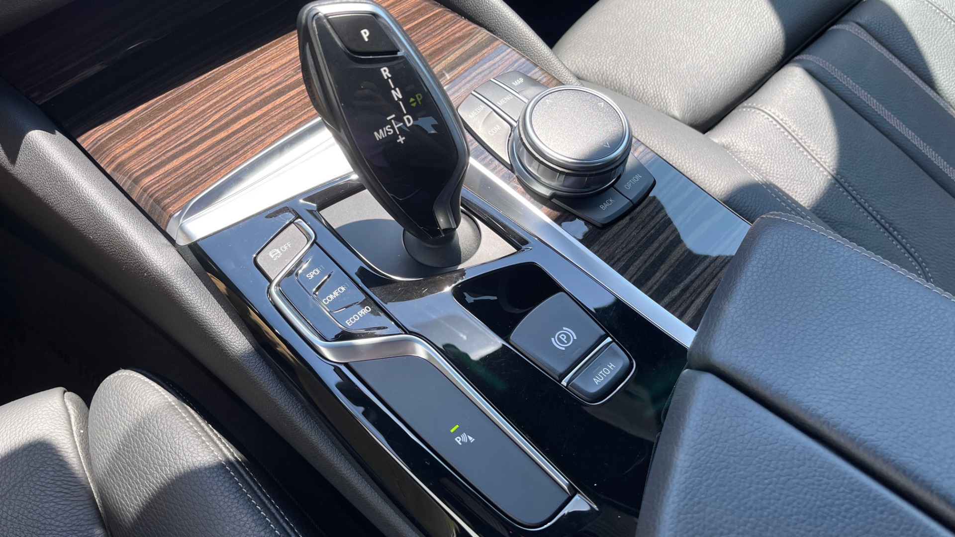 Used 2018 BMW 5 SERIES 540IXDRIVE PREMIUM / PARK ASSIST / KEYLESS ENTRY / SUNROOF / REARVIEW for sale Sold at Formula Imports in Charlotte NC 28227 51