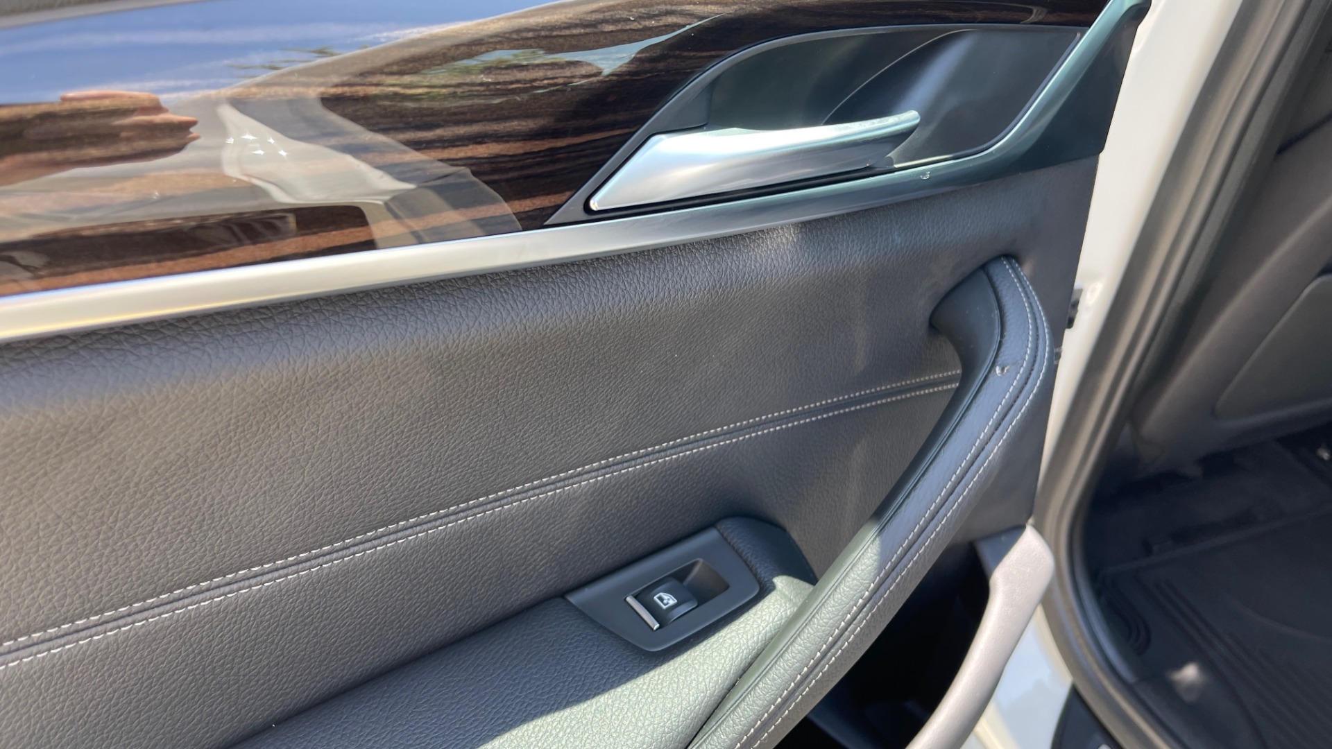 Used 2018 BMW 5 SERIES 540IXDRIVE PREMIUM / PARK ASSIST / KEYLESS ENTRY / SUNROOF / REARVIEW for sale Sold at Formula Imports in Charlotte NC 28227 54