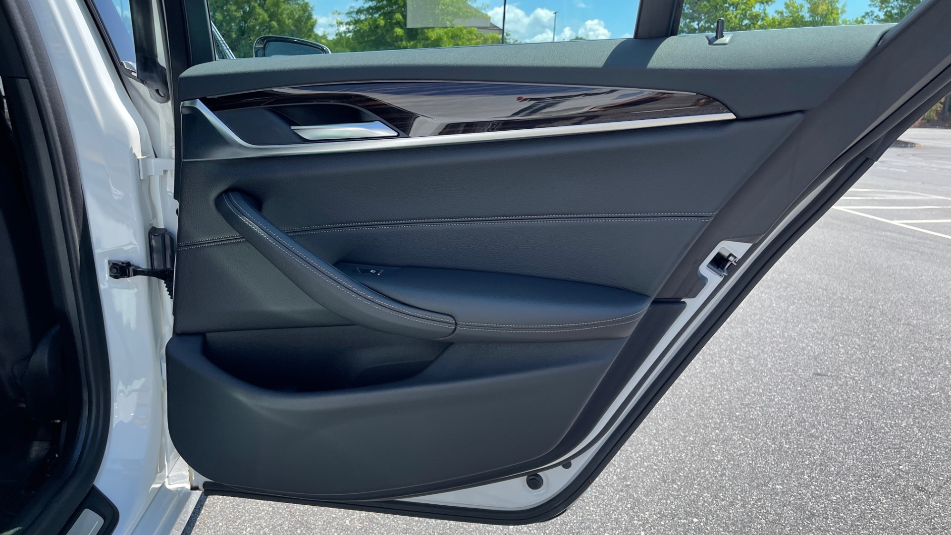 Used 2018 BMW 5 SERIES 540IXDRIVE PREMIUM / PARK ASSIST / KEYLESS ENTRY / SUNROOF / REARVIEW for sale Sold at Formula Imports in Charlotte NC 28227 60
