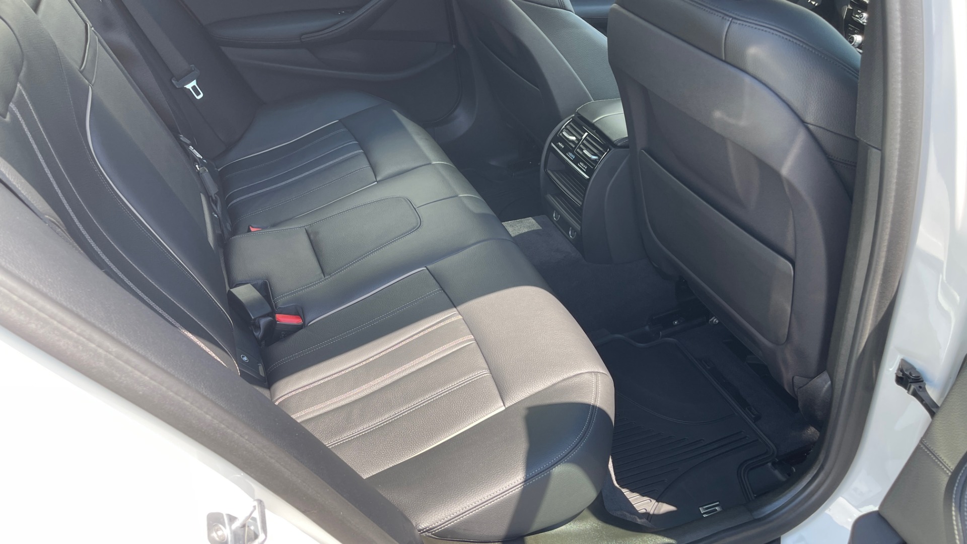 Used 2018 BMW 5 SERIES 540IXDRIVE PREMIUM / PARK ASSIST / KEYLESS ENTRY / SUNROOF / REARVIEW for sale Sold at Formula Imports in Charlotte NC 28227 62