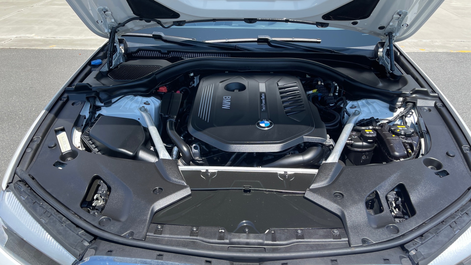 Used 2018 BMW 5 SERIES 540IXDRIVE PREMIUM / PARK ASSIST / KEYLESS ENTRY / SUNROOF / REARVIEW for sale Sold at Formula Imports in Charlotte NC 28227 7
