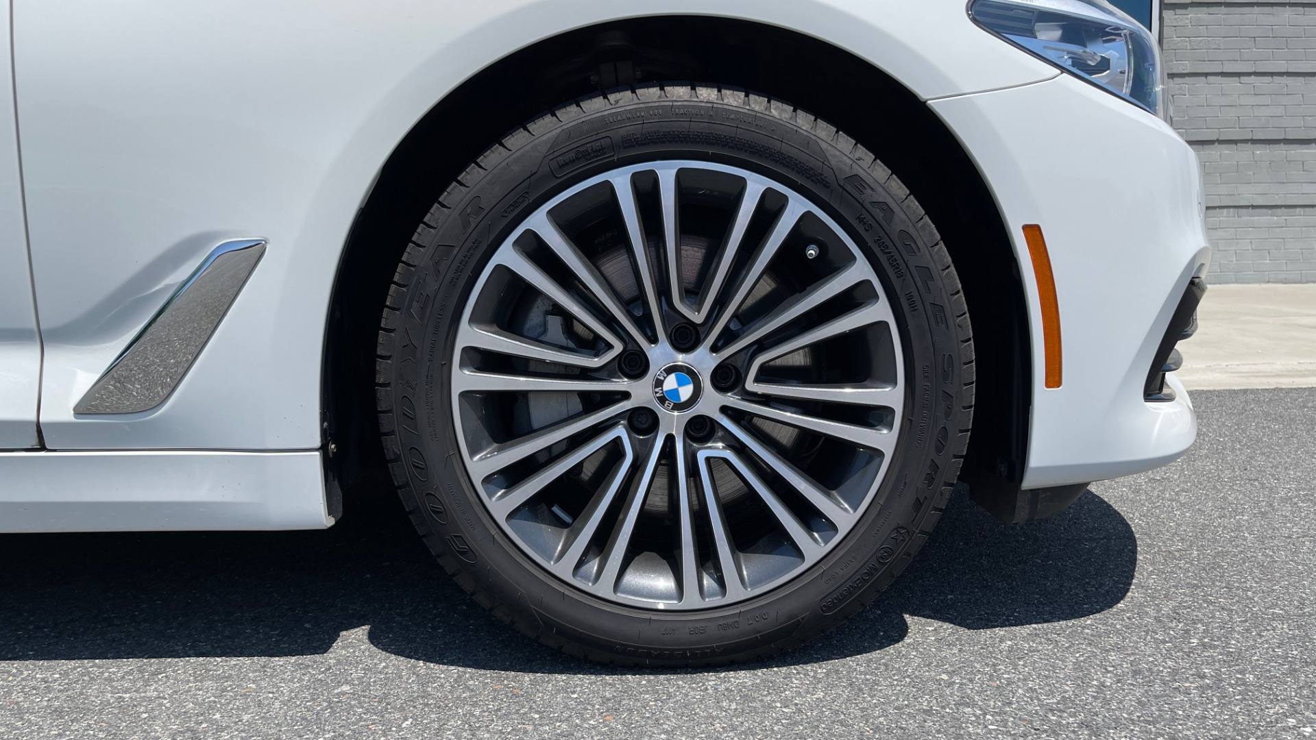 Used 2018 BMW 5 SERIES 540IXDRIVE PREMIUM / PARK ASSIST / KEYLESS ENTRY / SUNROOF / REARVIEW for sale Sold at Formula Imports in Charlotte NC 28227 75