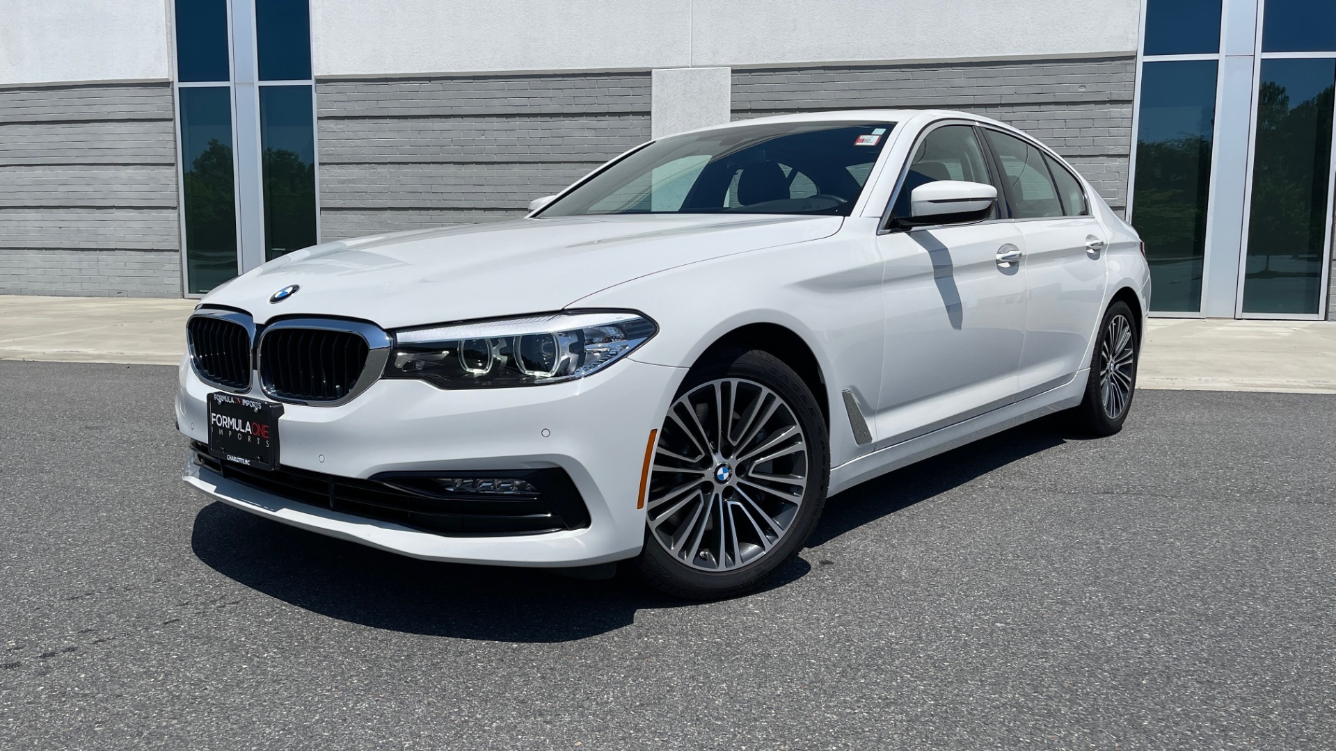 Used 2018 BMW 5 SERIES 540IXDRIVE PREMIUM / PARK ASSIST / KEYLESS ENTRY / SUNROOF / REARVIEW for sale Sold at Formula Imports in Charlotte NC 28227 1