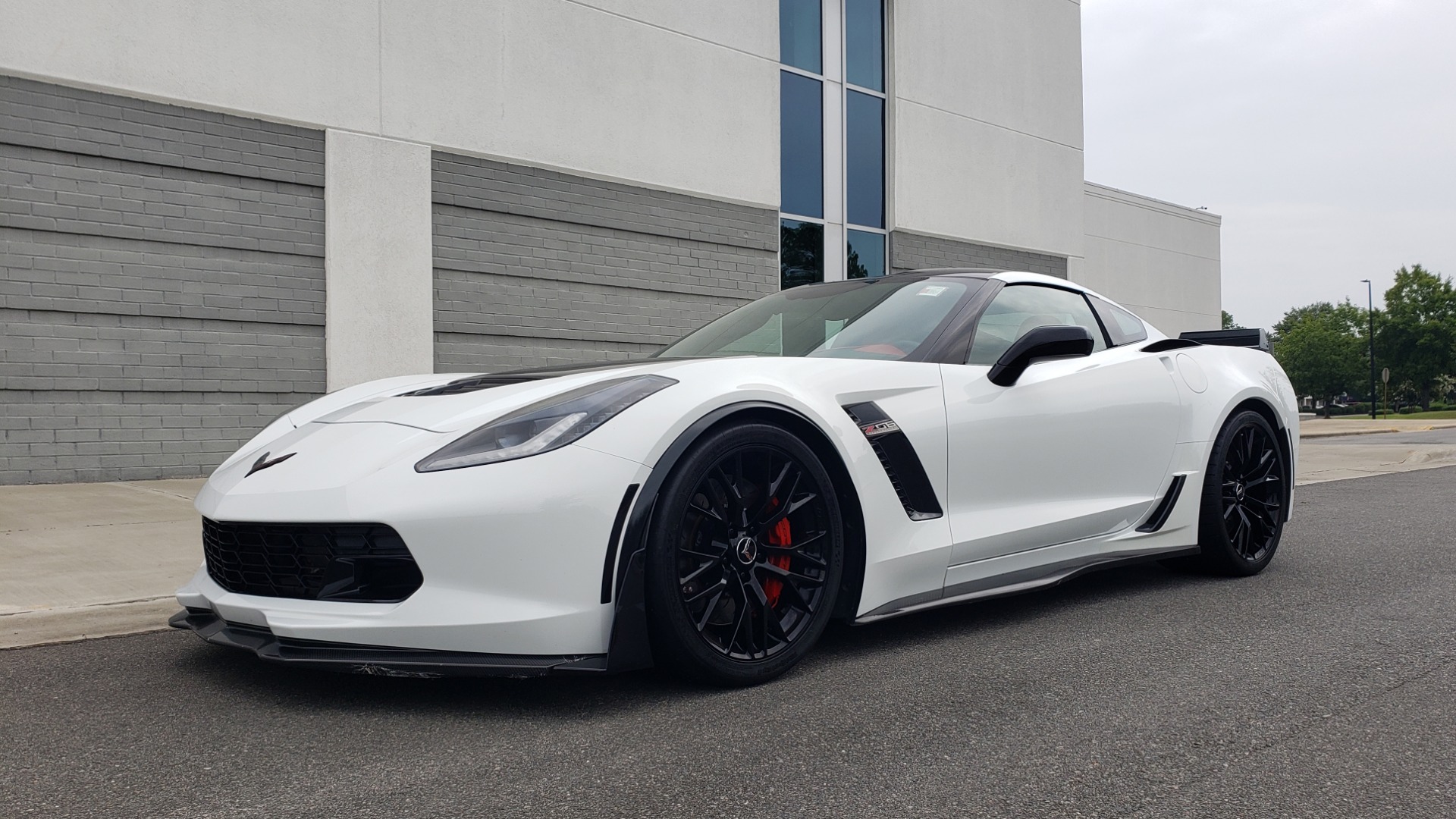 Used 2015 Chevrolet CORVETTE C7 Z06 3LZ COUPE / NAV / COMP STS / CF ROOF / REMOTE START / REARVIEW for sale Sold at Formula Imports in Charlotte NC 28227 3