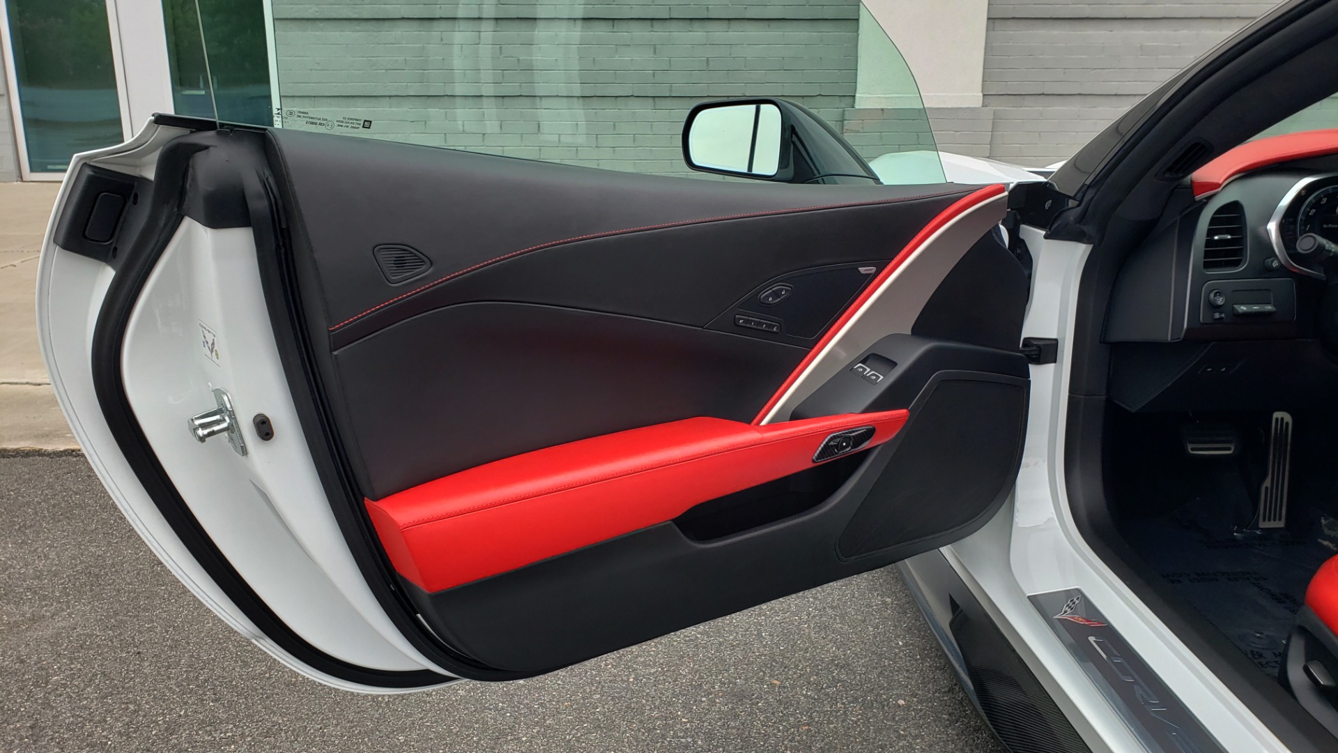 Used 2015 Chevrolet CORVETTE C7 Z06 3LZ COUPE / NAV / COMP STS / CF ROOF / REMOTE START / REARVIEW for sale Sold at Formula Imports in Charlotte NC 28227 37