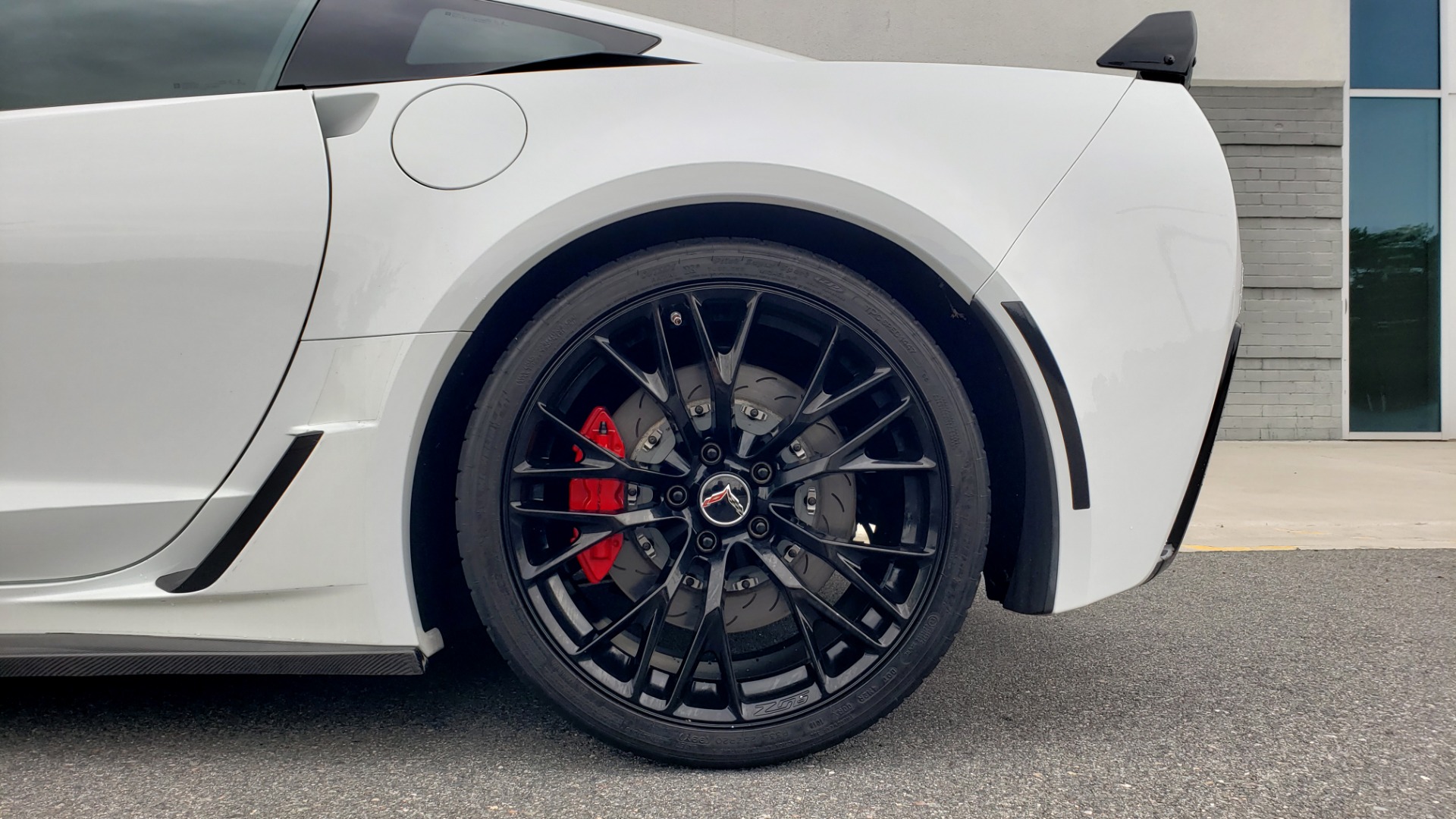 Used 2015 Chevrolet CORVETTE C7 Z06 3LZ COUPE / NAV / COMP STS / CF ROOF / REMOTE START / REARVIEW for sale Sold at Formula Imports in Charlotte NC 28227 86