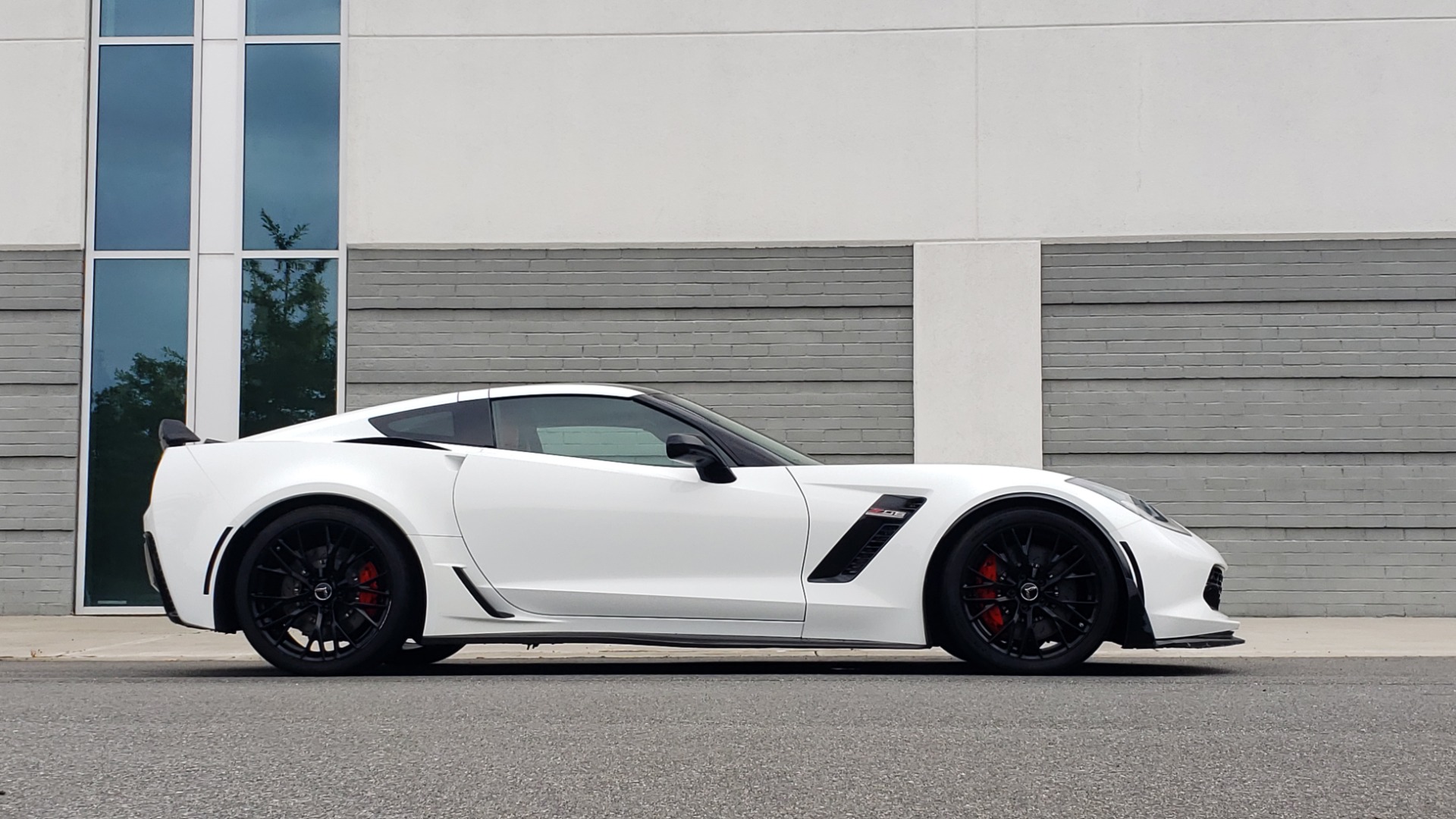 Used 2015 Chevrolet CORVETTE C7 Z06 3LZ COUPE / NAV / COMP STS / CF ROOF / REMOTE START / REARVIEW for sale Sold at Formula Imports in Charlotte NC 28227 9
