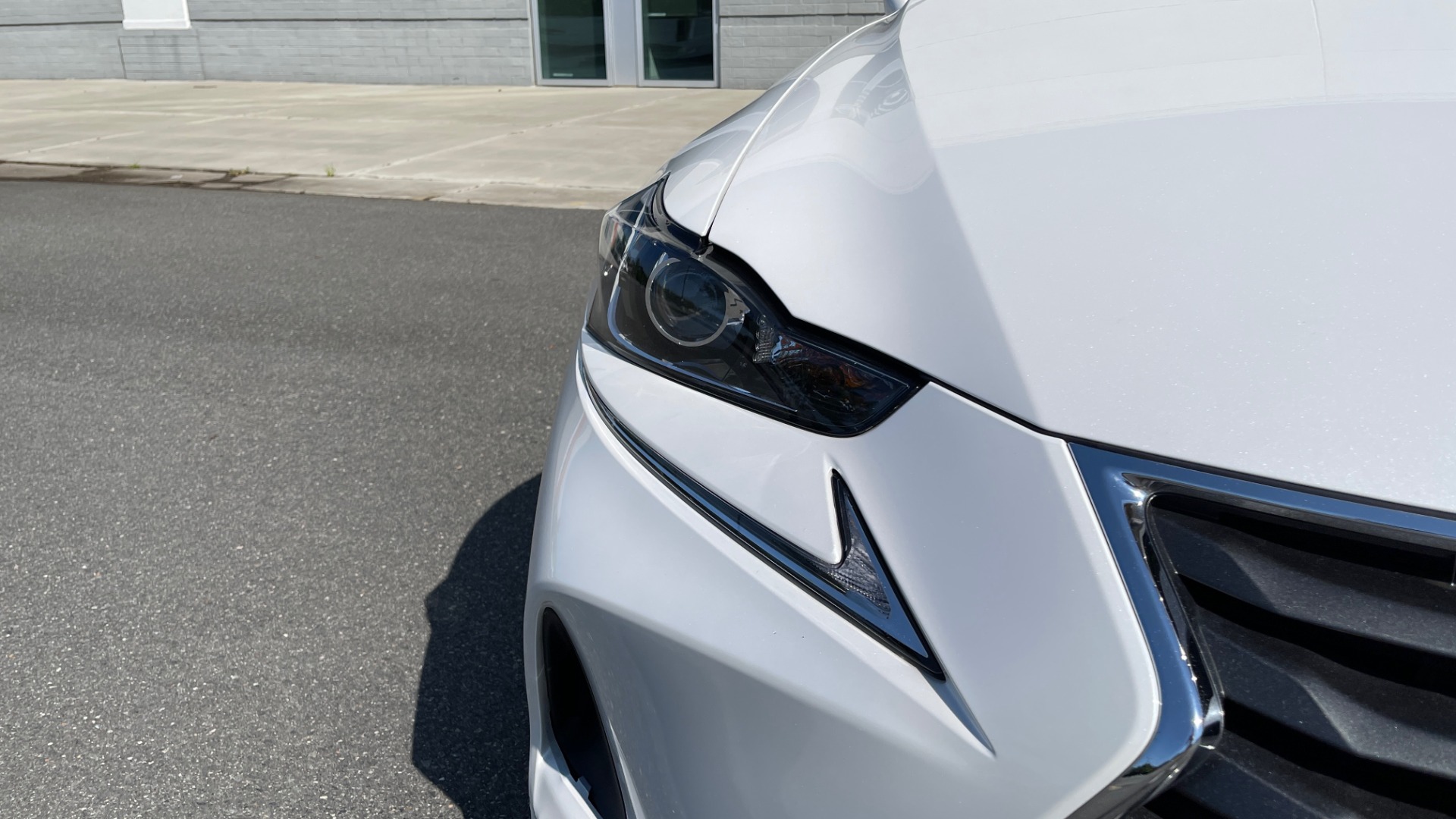 Used 2018 Lexus IS 300 / 2.0L TURBO / 8-SPD AUTO / SUNROOF / REARVIEW for sale Sold at Formula Imports in Charlotte NC 28227 14