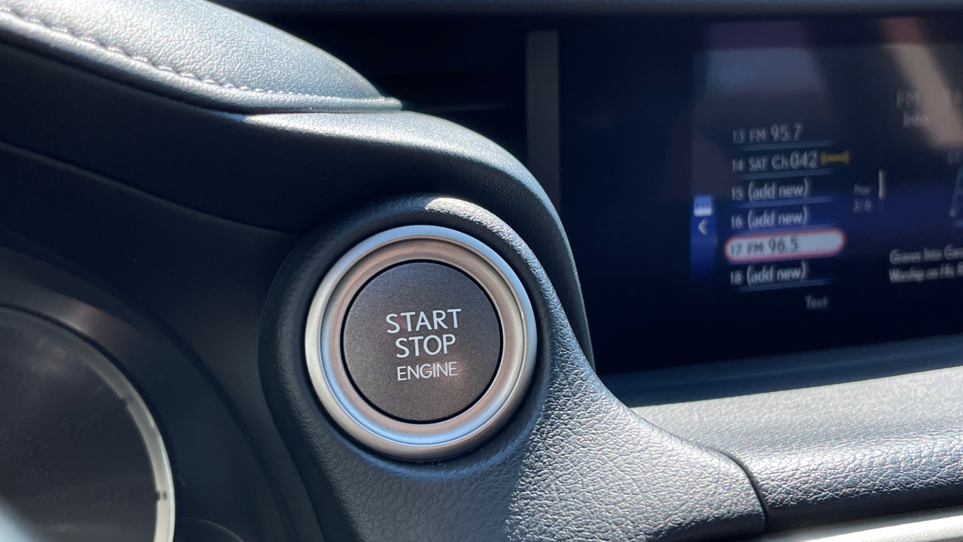 Used 2018 Lexus IS 300 / 2.0L TURBO / 8-SPD AUTO / SUNROOF / REARVIEW for sale Sold at Formula Imports in Charlotte NC 28227 41