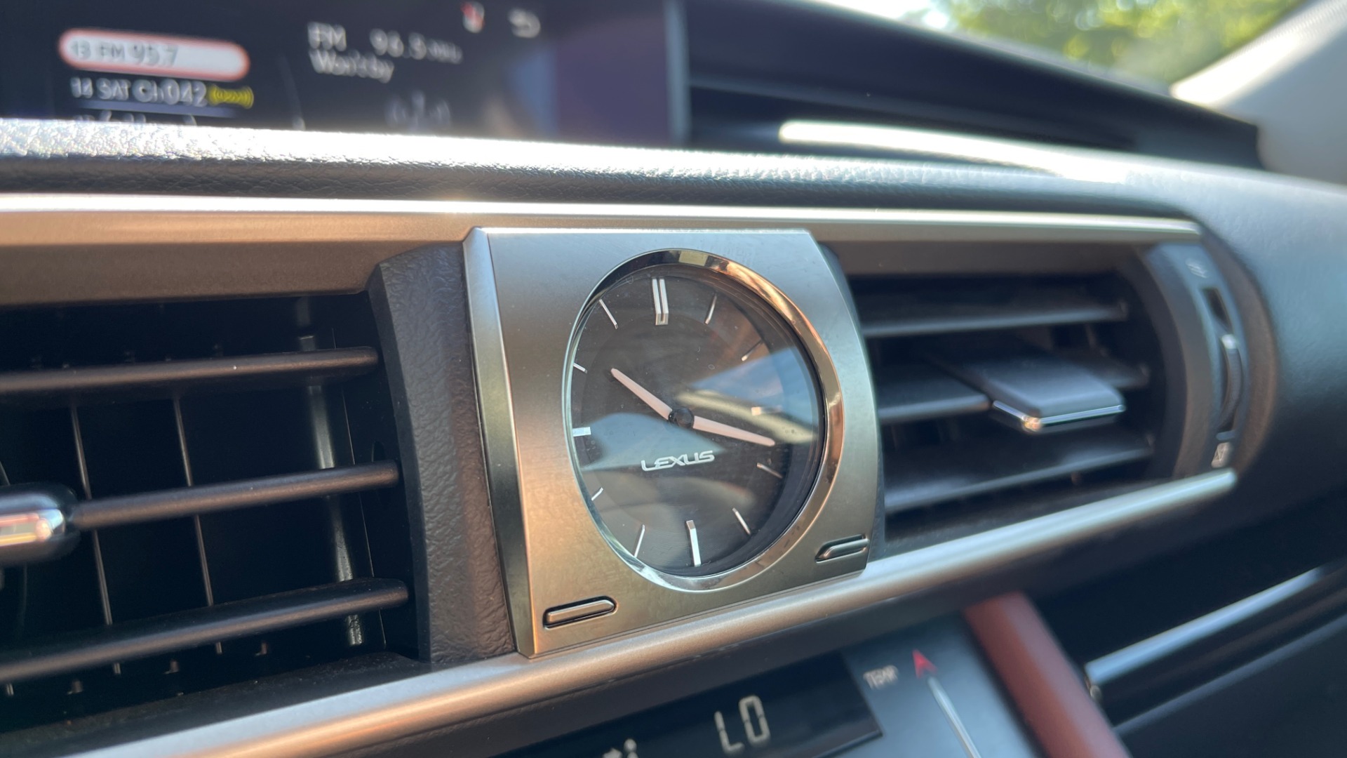 Used 2018 Lexus IS 300 / 2.0L TURBO / 8-SPD AUTO / SUNROOF / REARVIEW for sale Sold at Formula Imports in Charlotte NC 28227 45