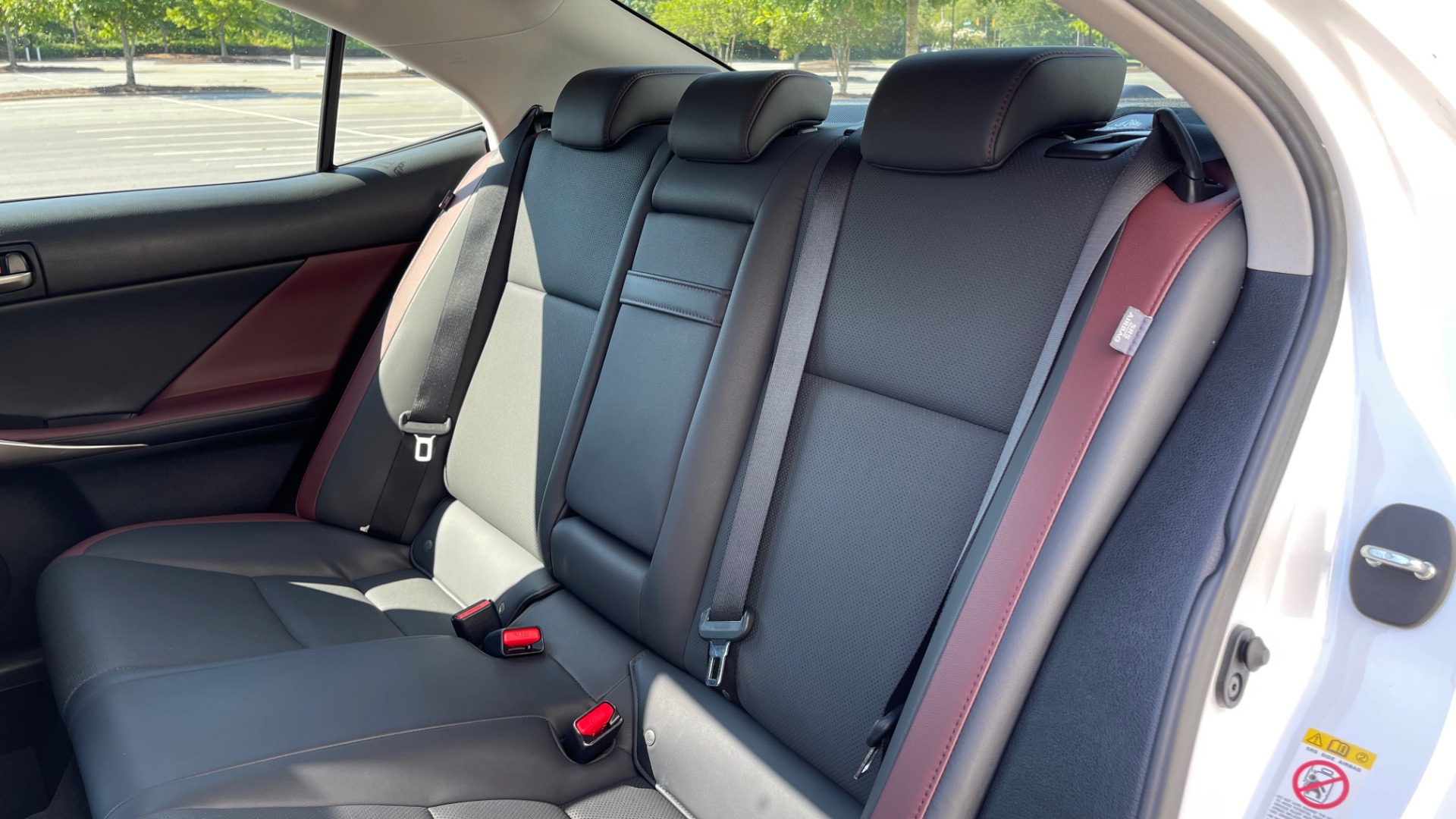 Used 2018 Lexus IS 300 / 2.0L TURBO / 8-SPD AUTO / SUNROOF / REARVIEW for sale Sold at Formula Imports in Charlotte NC 28227 55