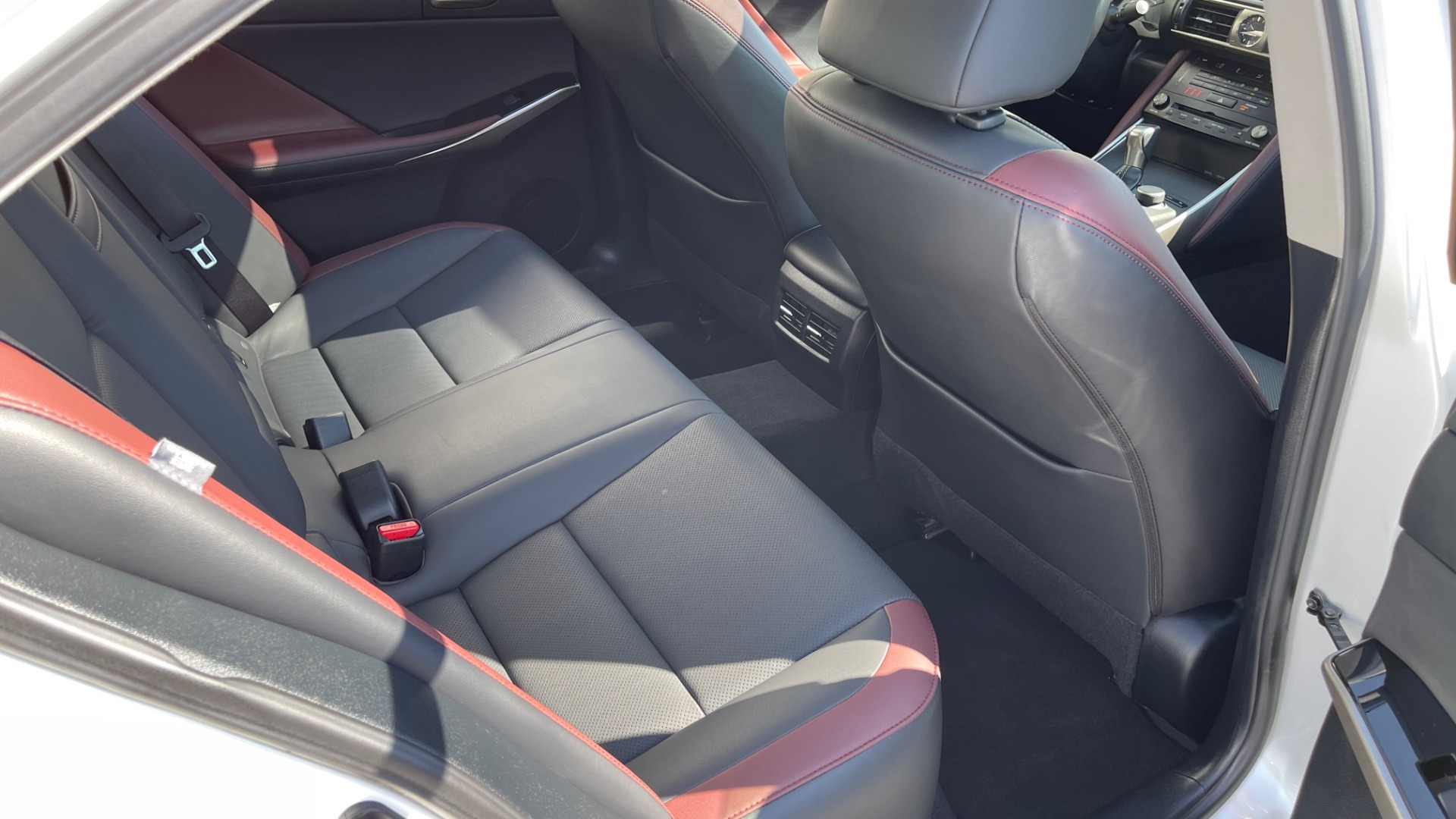 Used 2018 Lexus IS 300 / 2.0L TURBO / 8-SPD AUTO / SUNROOF / REARVIEW for sale Sold at Formula Imports in Charlotte NC 28227 60