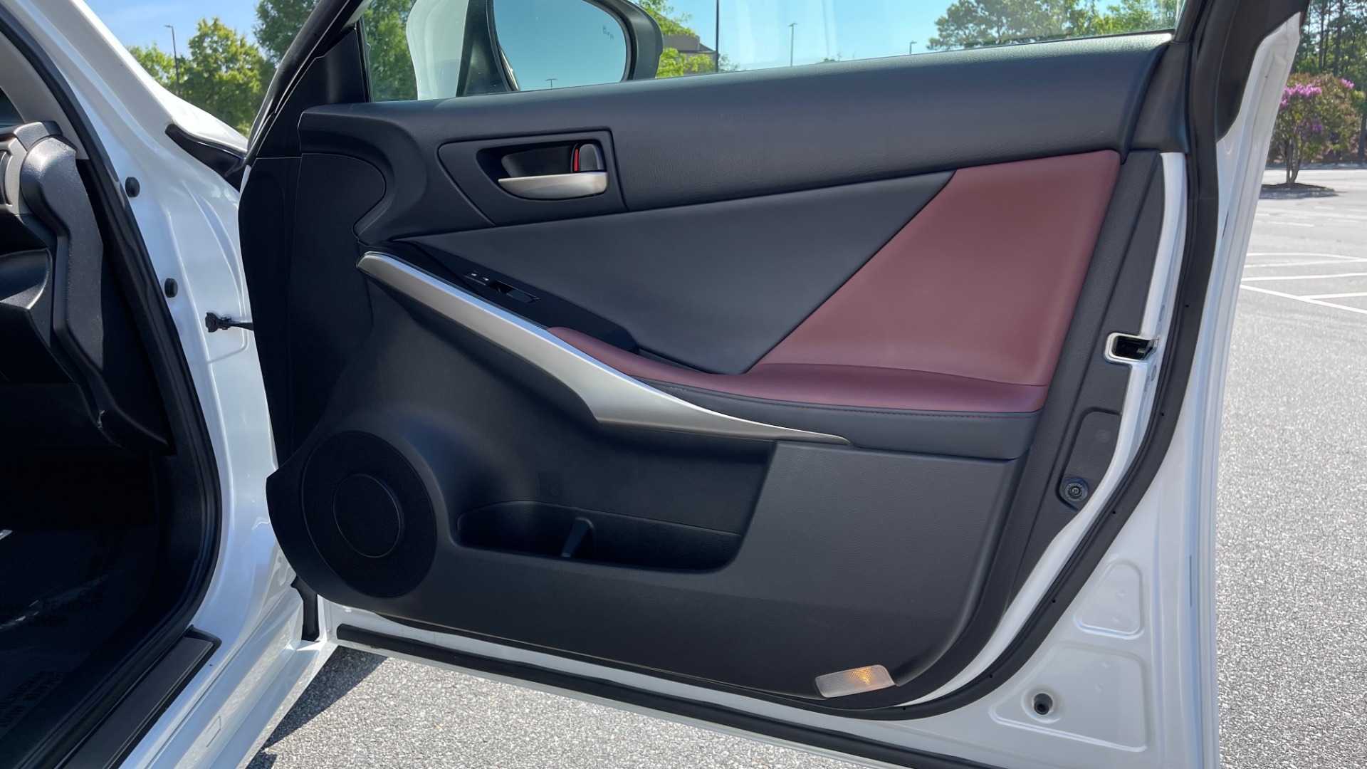 Used 2018 Lexus IS 300 / 2.0L TURBO / 8-SPD AUTO / SUNROOF / REARVIEW for sale Sold at Formula Imports in Charlotte NC 28227 62